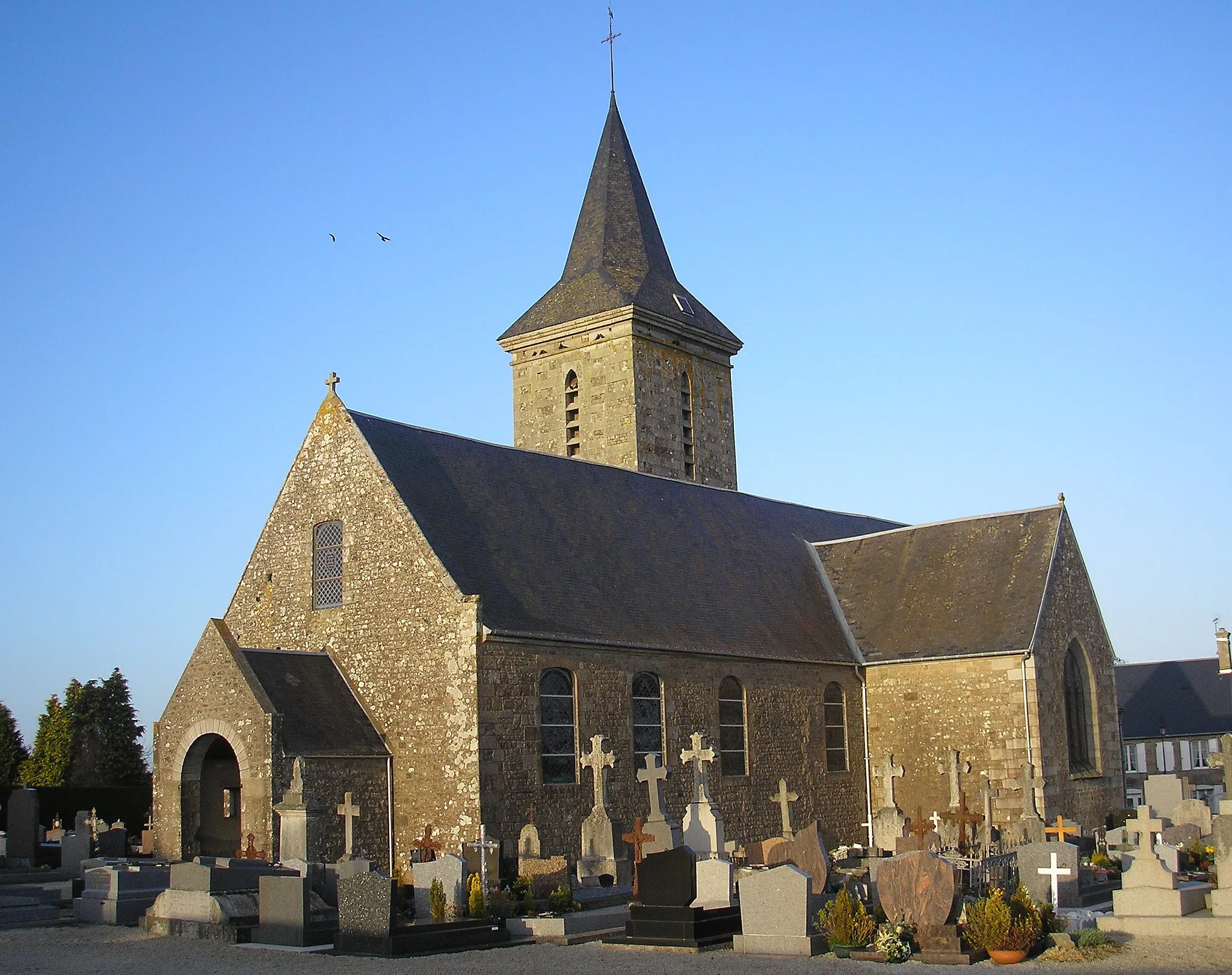 Photo showing: Mesnil-Clinchamps (Normandie, France). L'église Saint-Martin.