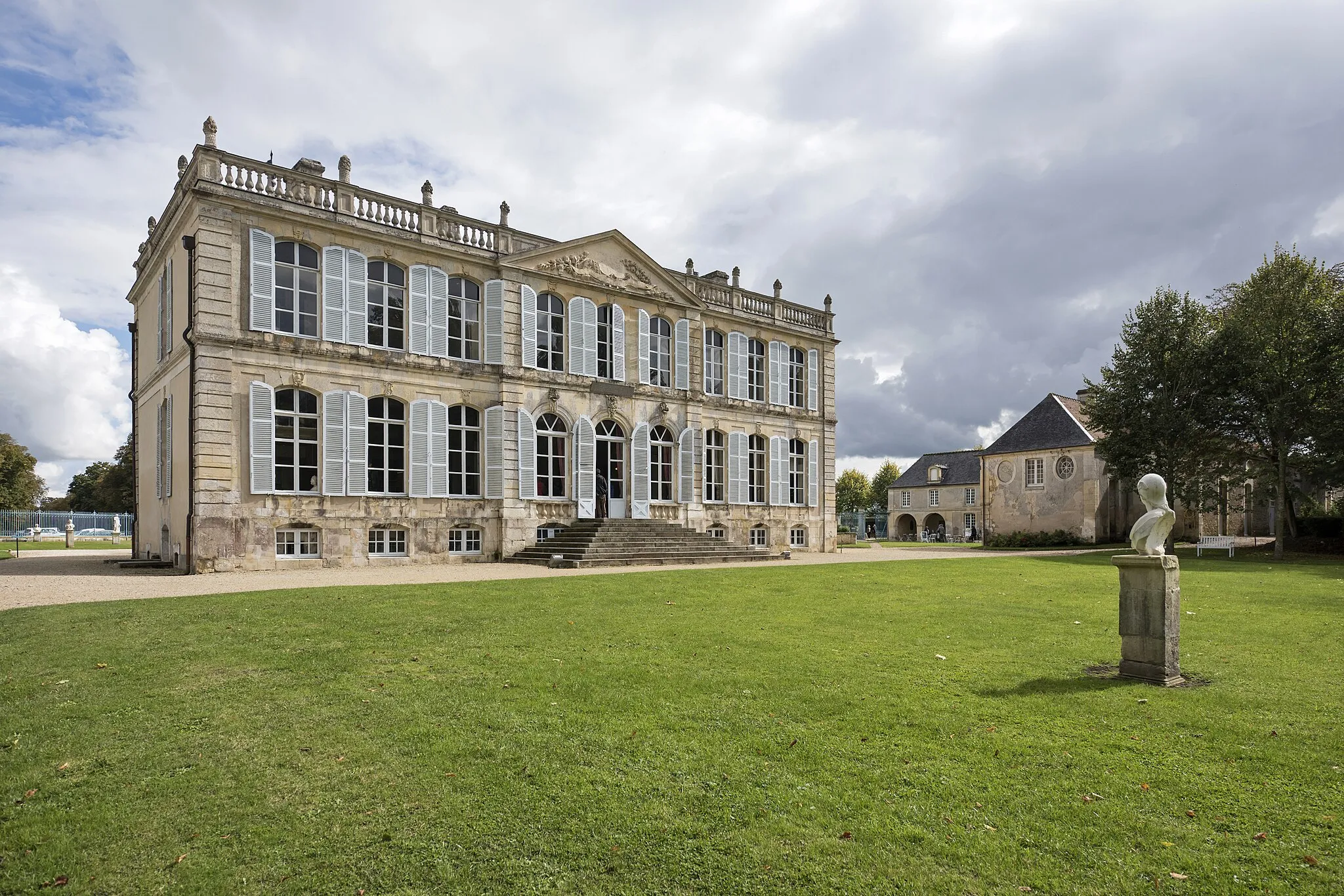 Photo showing: This building is classé au titre des monuments historiques de la France. It is indexed in the base Mérimée, a database of architectural heritage maintained by the French Ministry of Culture, under the reference PA00111550 .