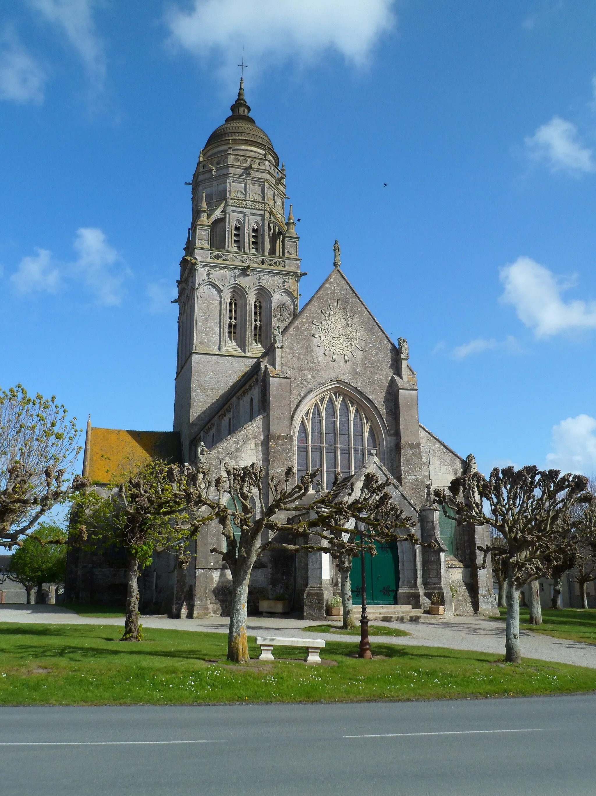 Photo showing: This building is indexed in the base Mérimée, a database of architectural heritage maintained by the French Ministry of Culture, under the reference PA00110591 .