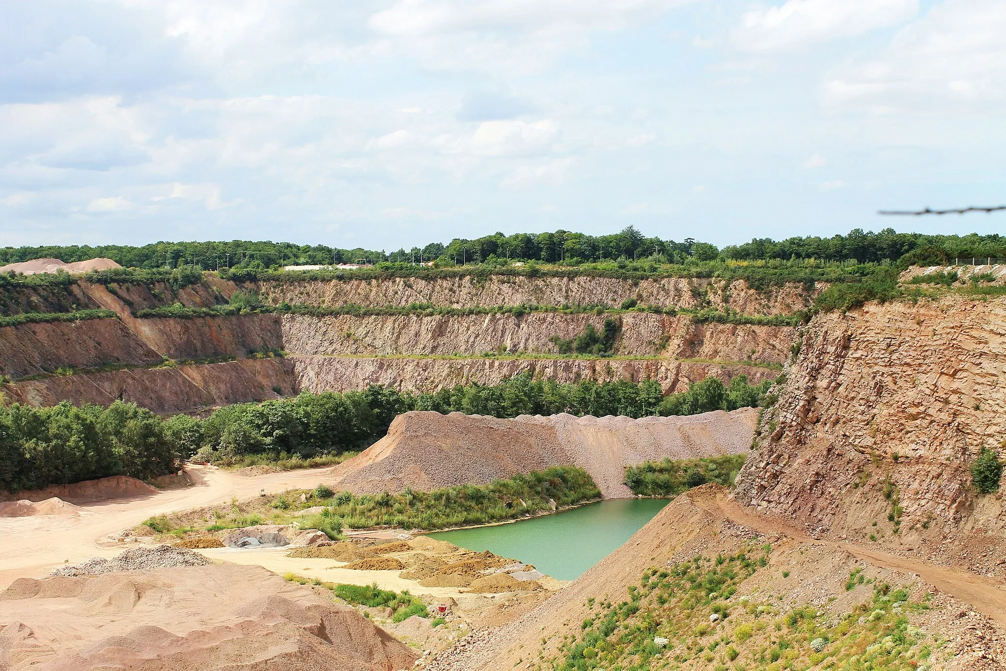 Photo showing: Carrières de Mouen (Calvados)