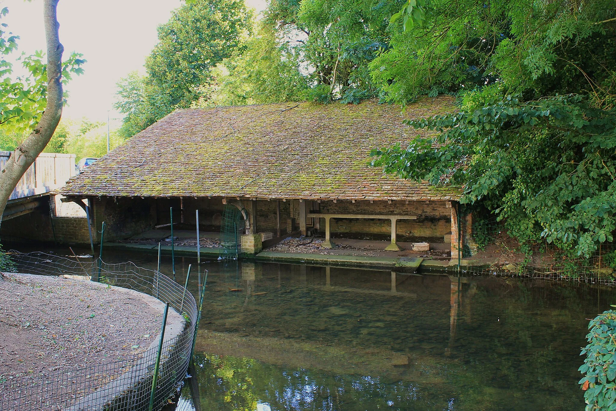 Photo showing: Lavoir sur la Muance à Moult (Calvados)