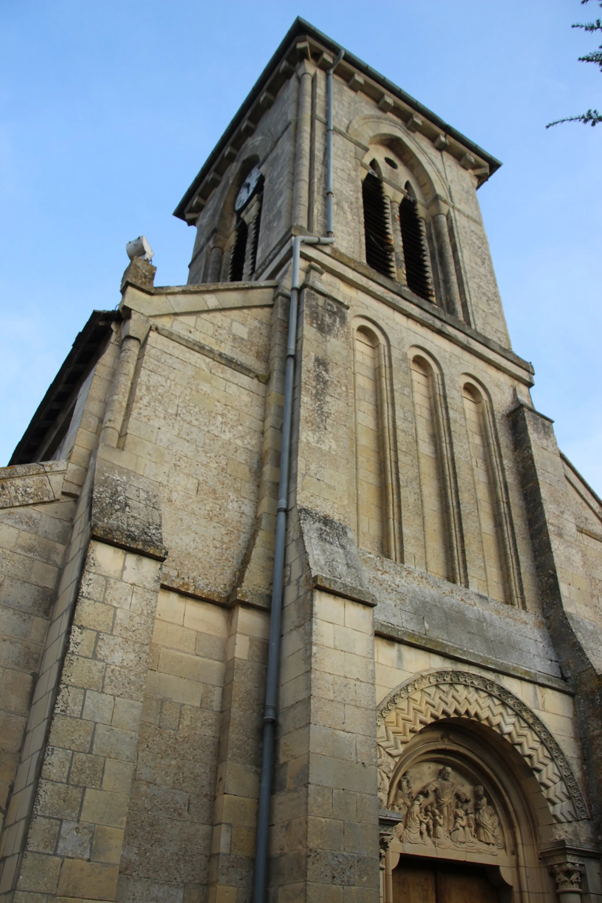 Photo showing: Église Sainte-Anne de Moult