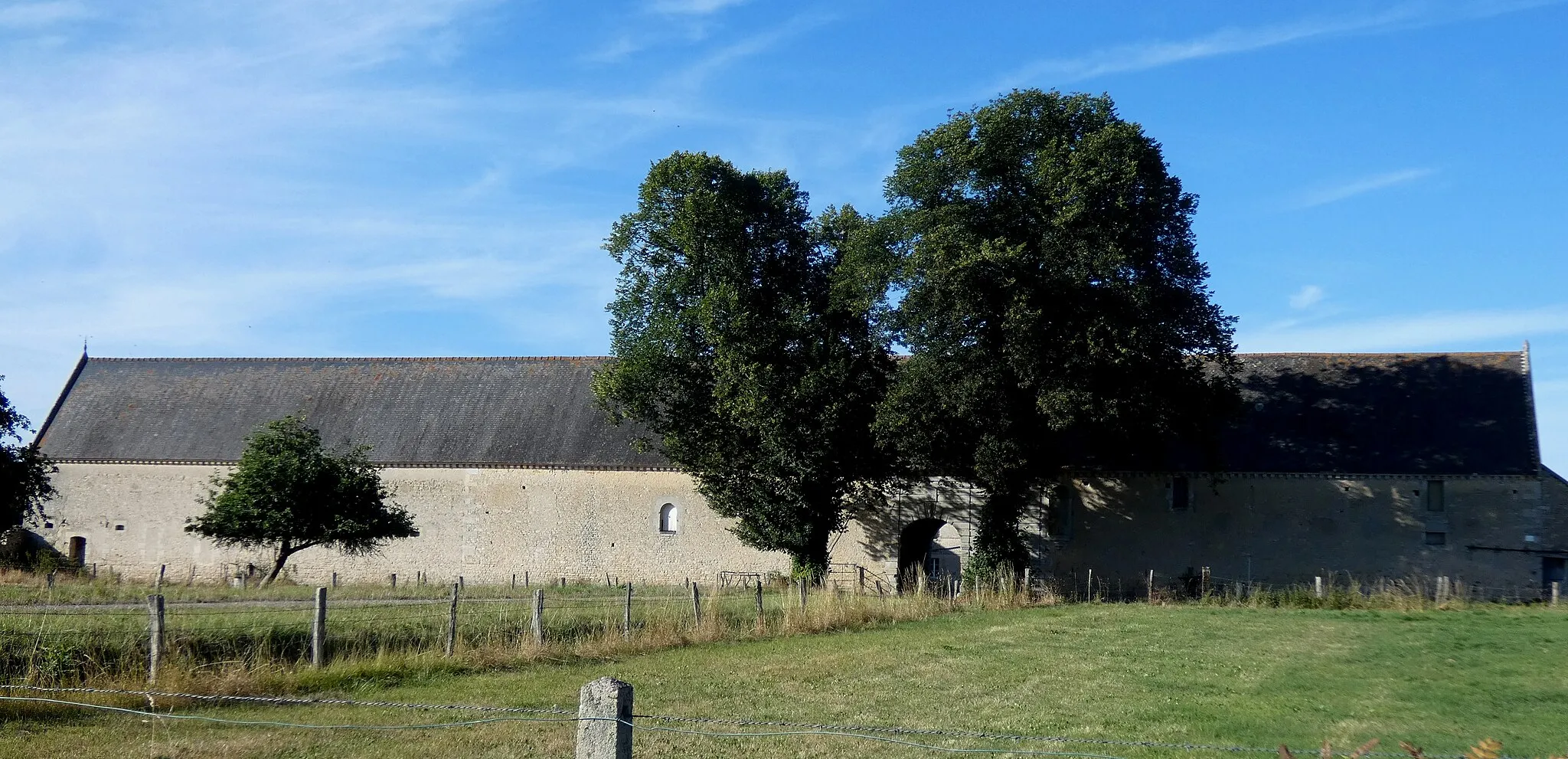 Photo showing: Chouain (Normandie, France). Les bâtiments occidentaux du château de Chouain, inscrit au titre des monuments historiques.