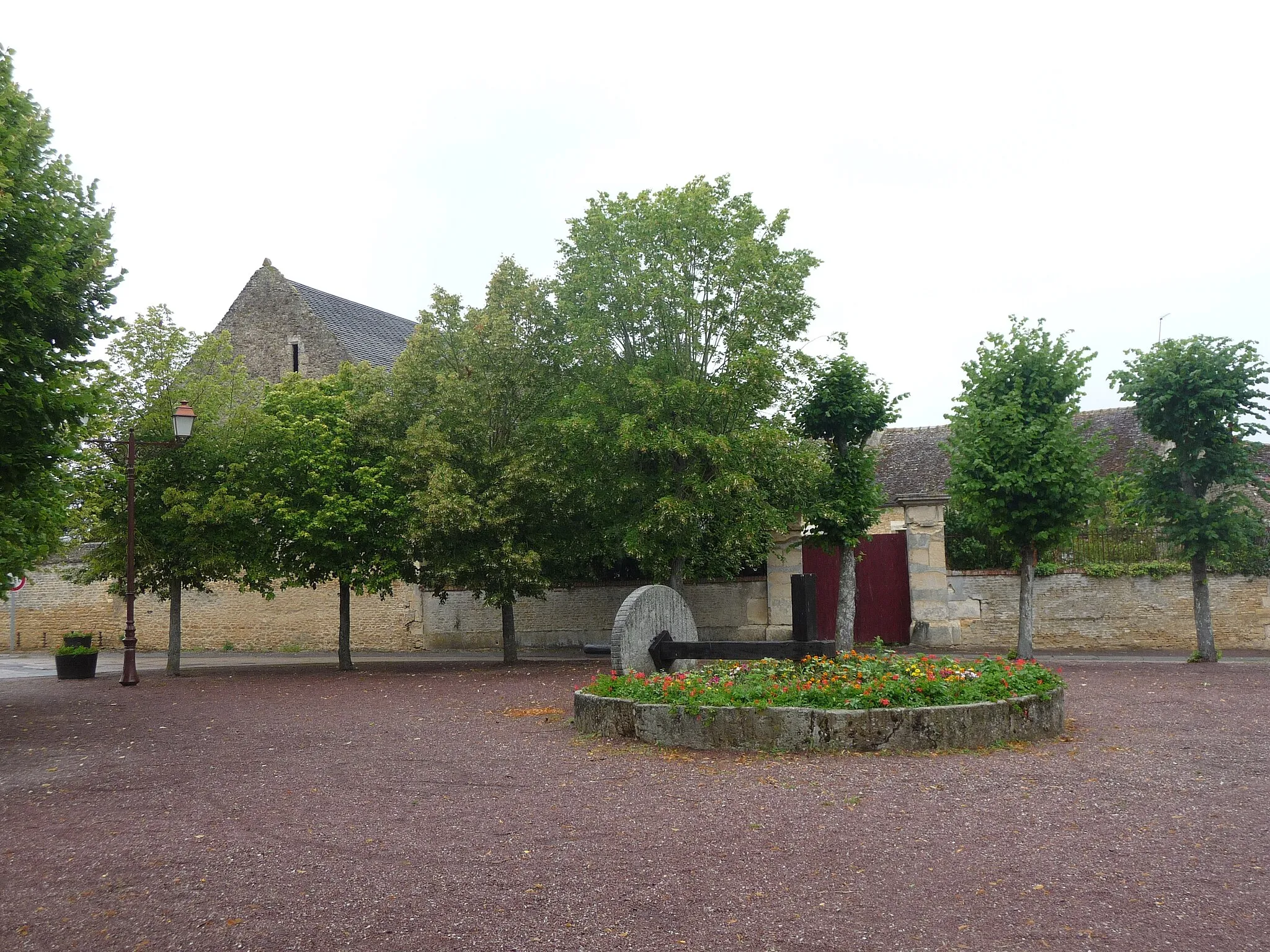 Photo showing: Calvados place du village