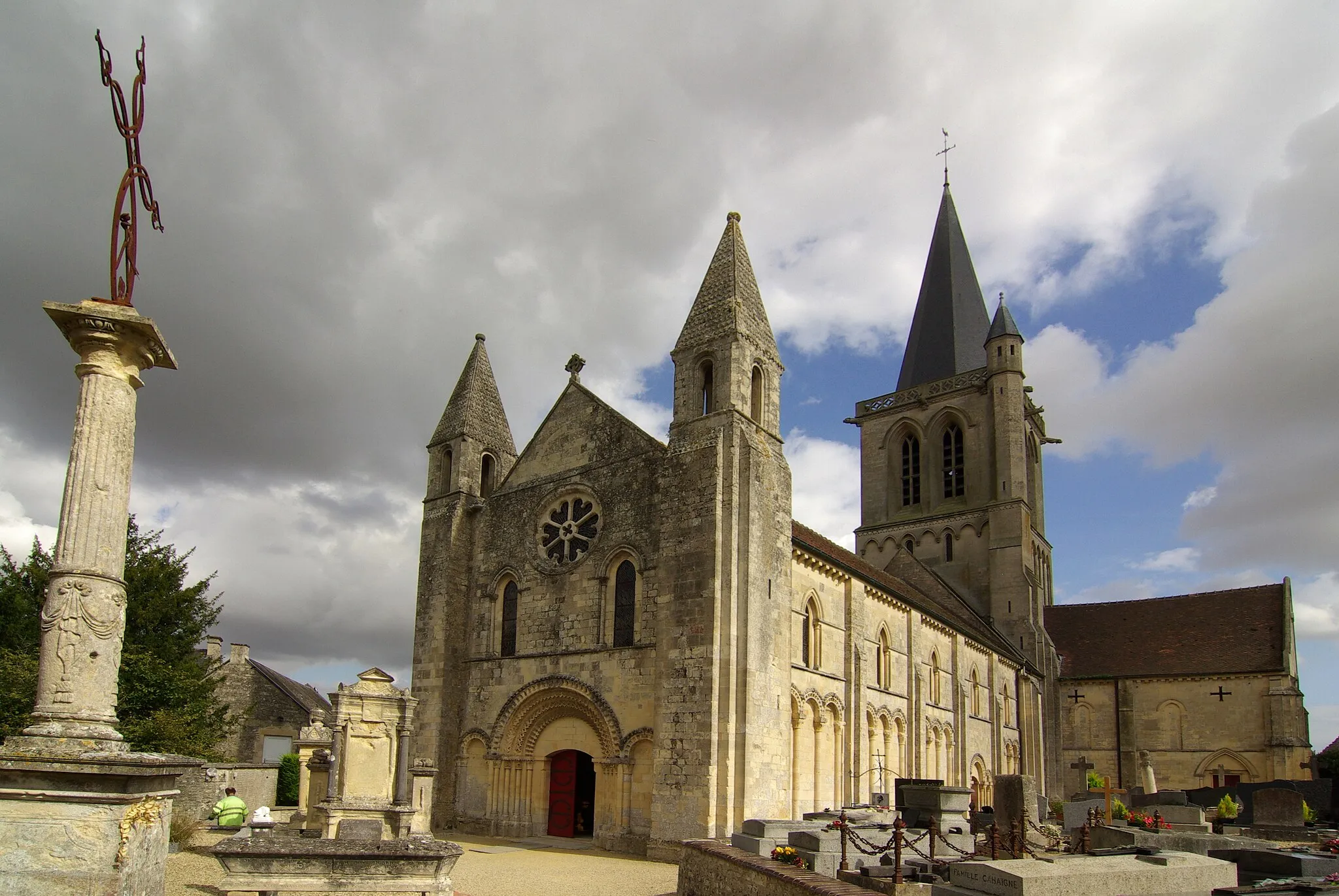 Photo showing: L'église Saint Ouen à Rôts 14.