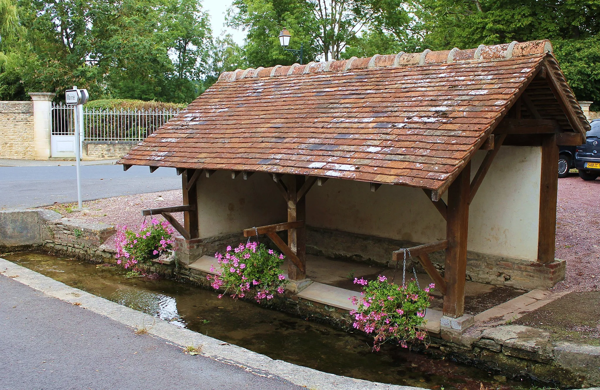 Photo showing: Lavoir à Ouézy (Calvados)