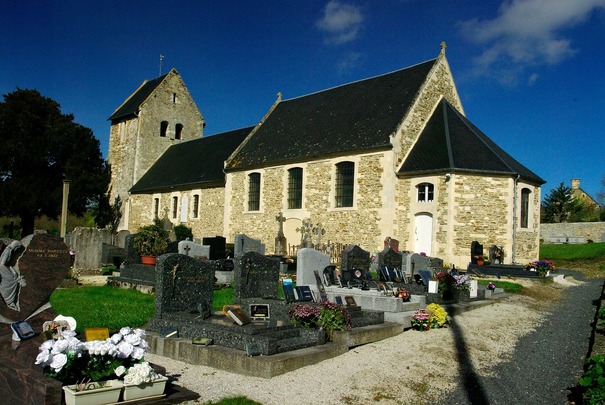 Photo showing: L'Église Saint-Laurent de Parfouru-sur-Odon, Calvados.