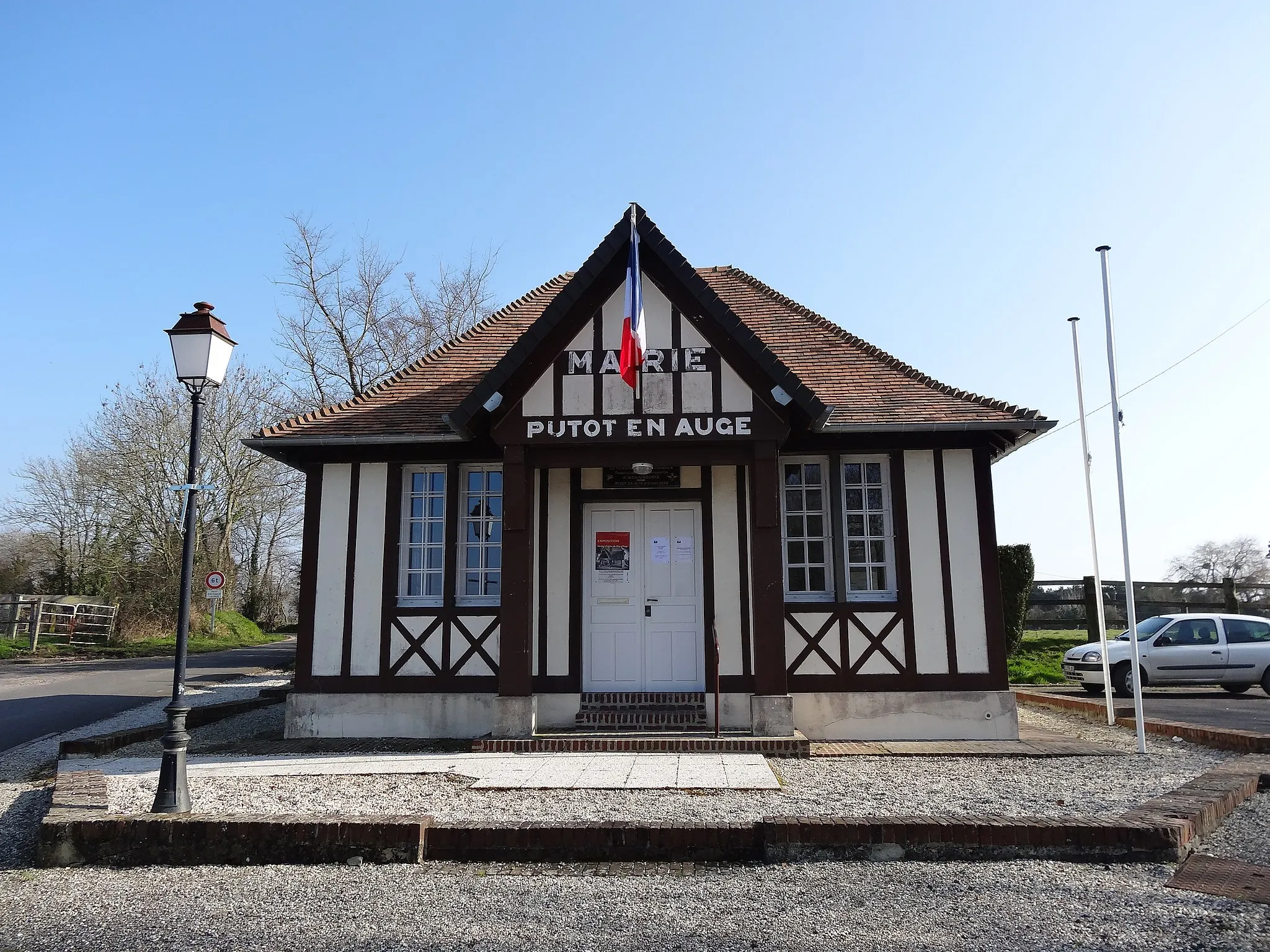 Photo showing: mairie de Putot-en-Auge