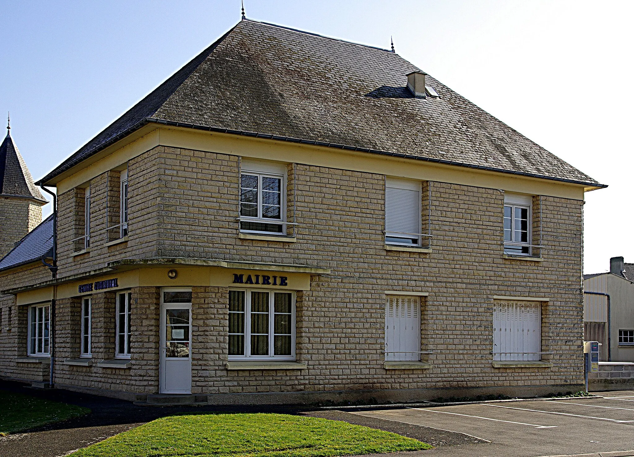 Photo showing: Town hall of Rocquancourt (14) France