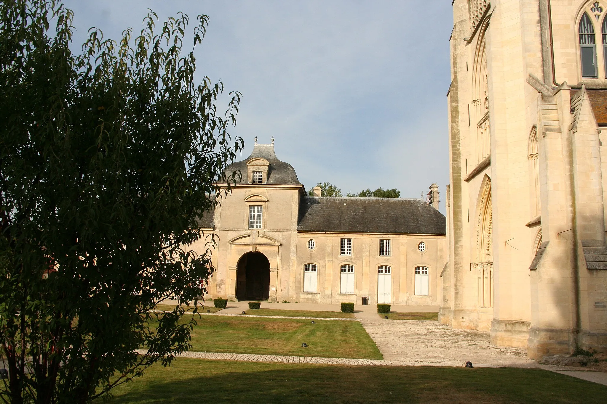 Photo showing: Saint-Germain-la-Blanche-Herbe (Calvados, France), ancienne abbaye d'Ardenne classée M.H..