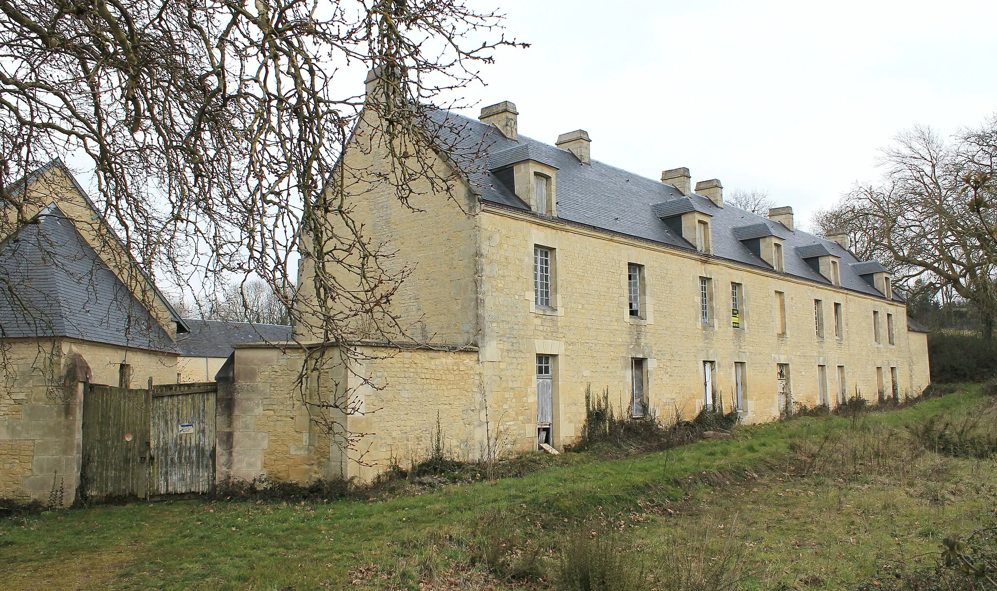 Photo showing: L'Hôtel Fortuné à Sainte-Croix-Grand-Tonne (Calvados)