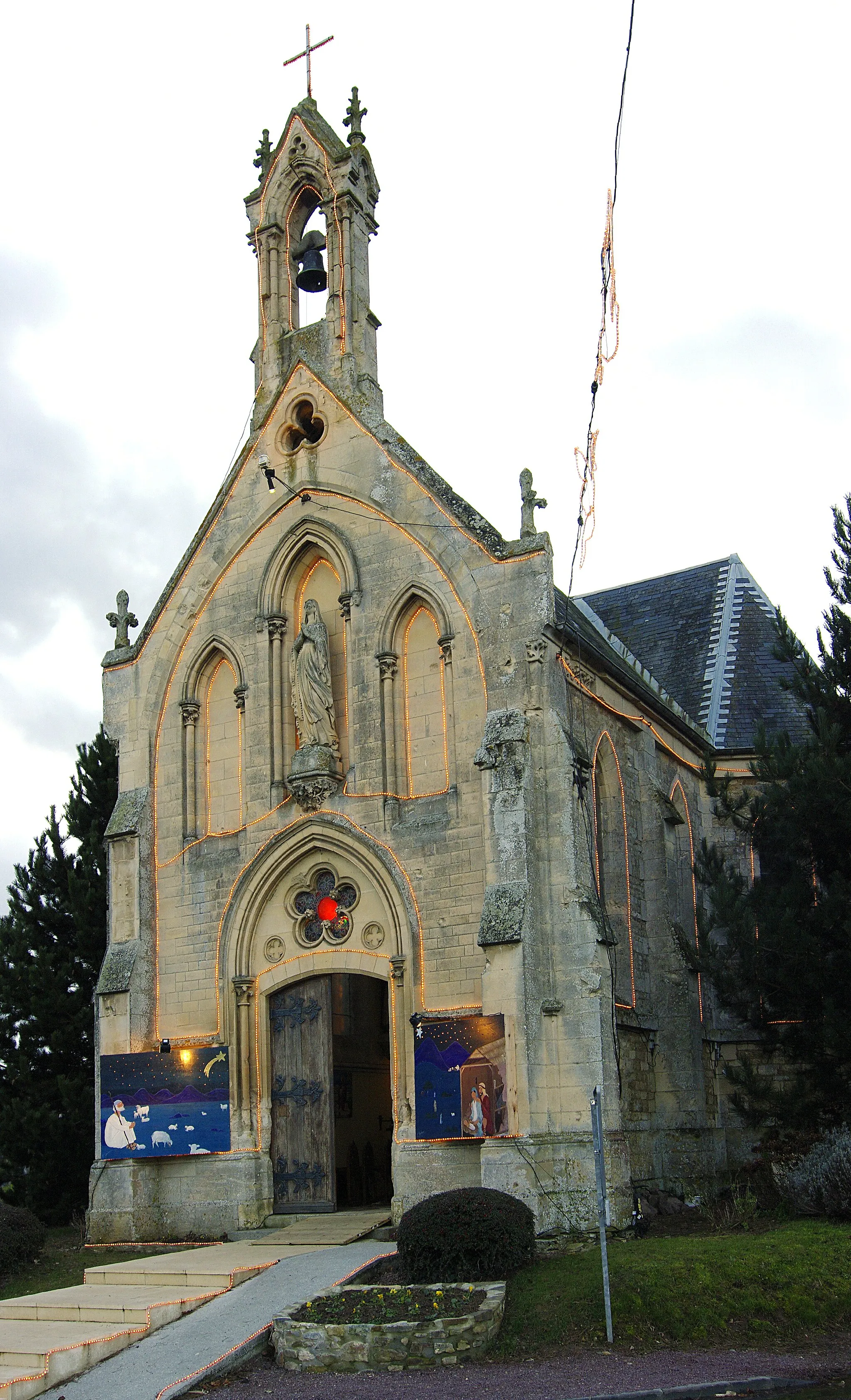 Photo showing: La chapelle Notre-Dame de Lourdes (carrefour de la Jalousie) à Sainte-Honorine du Fay.