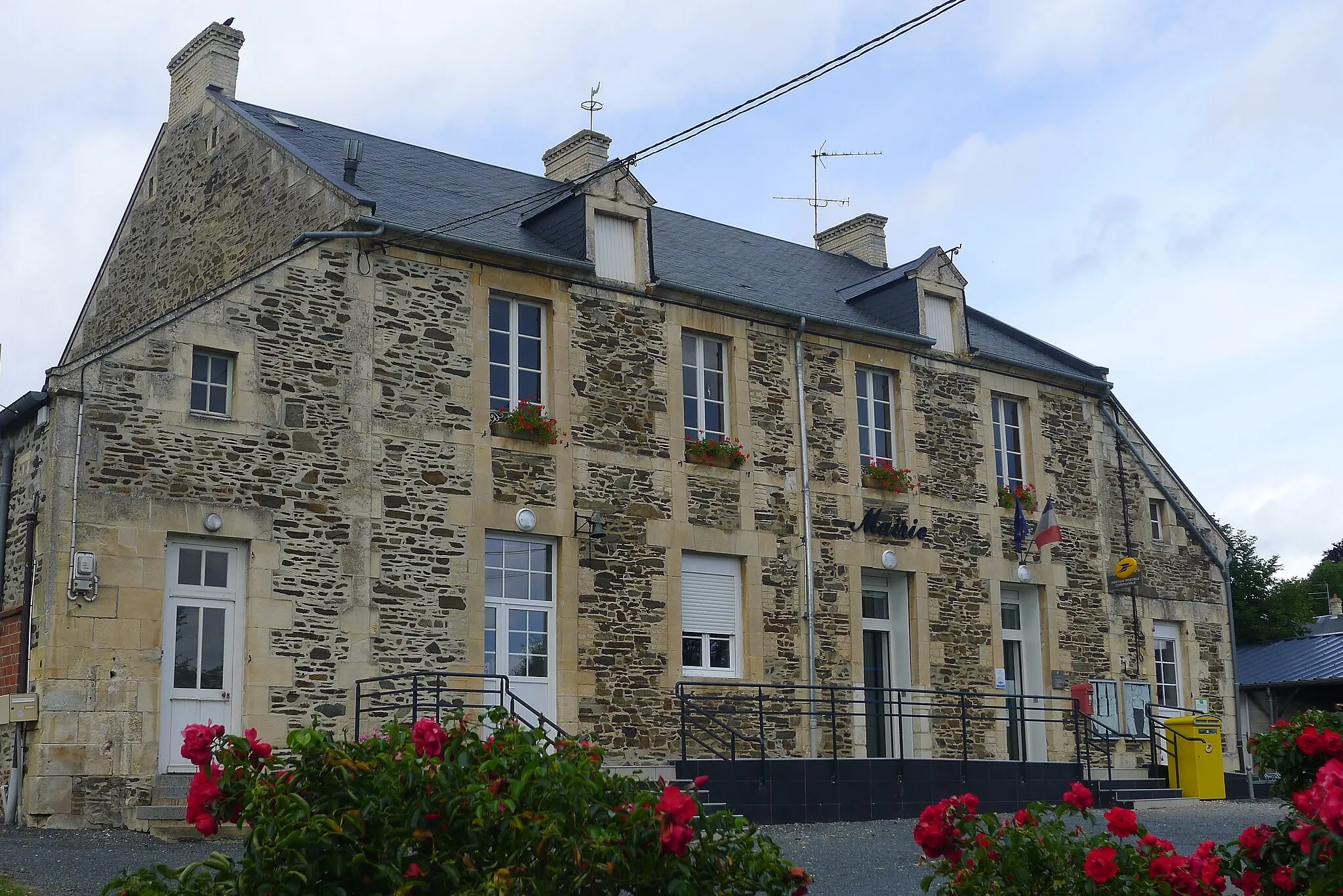 Photo showing: Mairie Ste Honorine du Fay