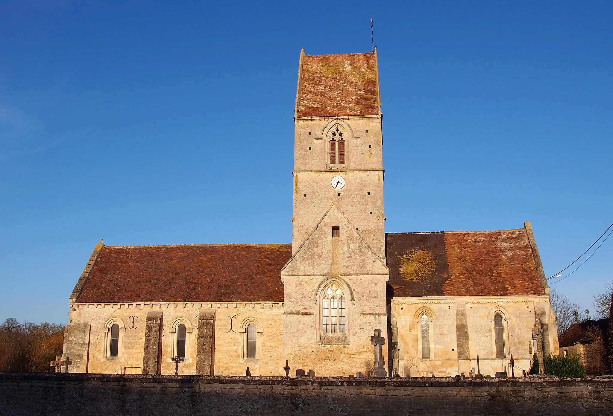 Photo showing: Sassy (Normandie, France). L'église Saint-Gervais-et-Saint-Protais.