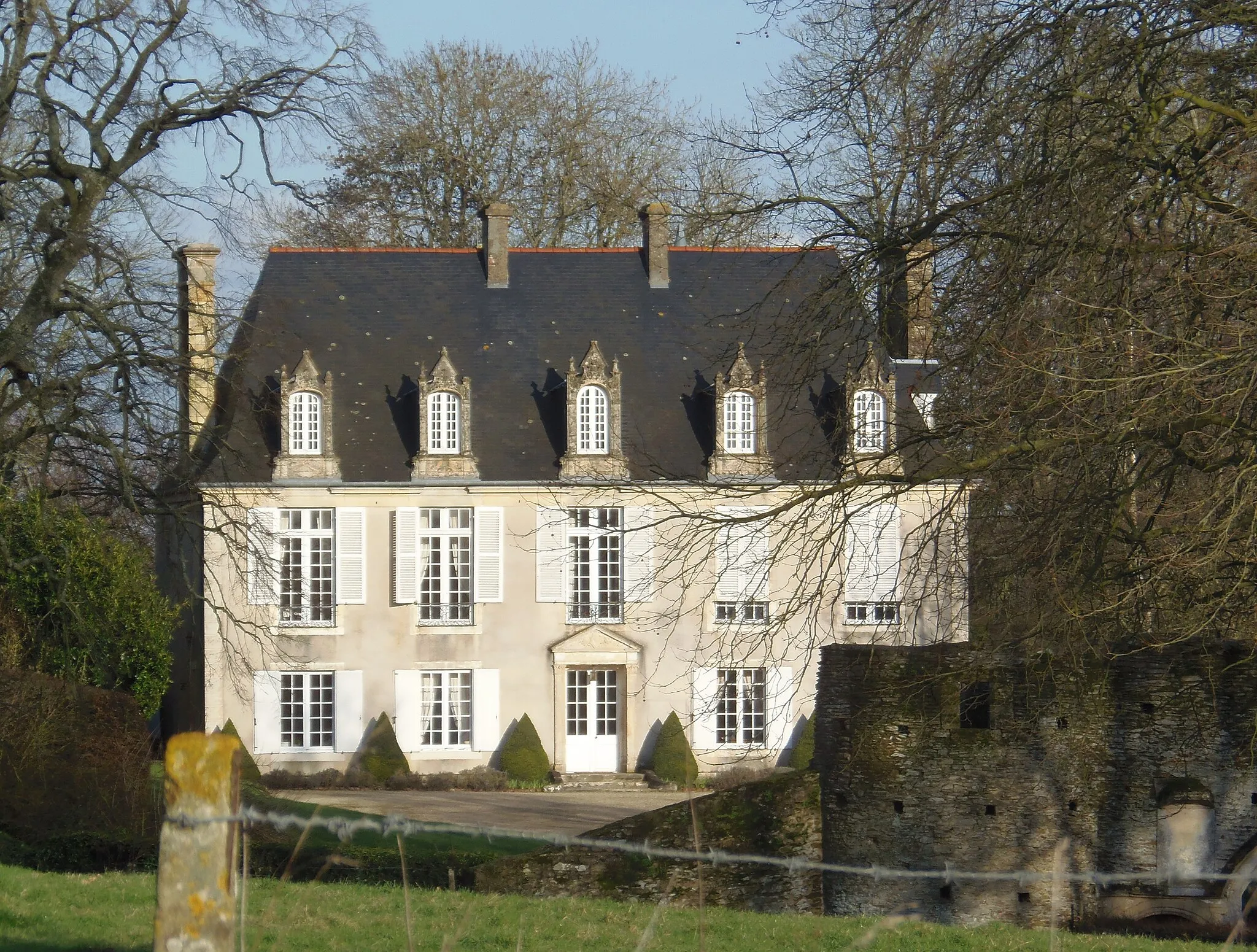 Photo showing: Tournay-sur-Odon (Normandie, France). Le château de Ragny.