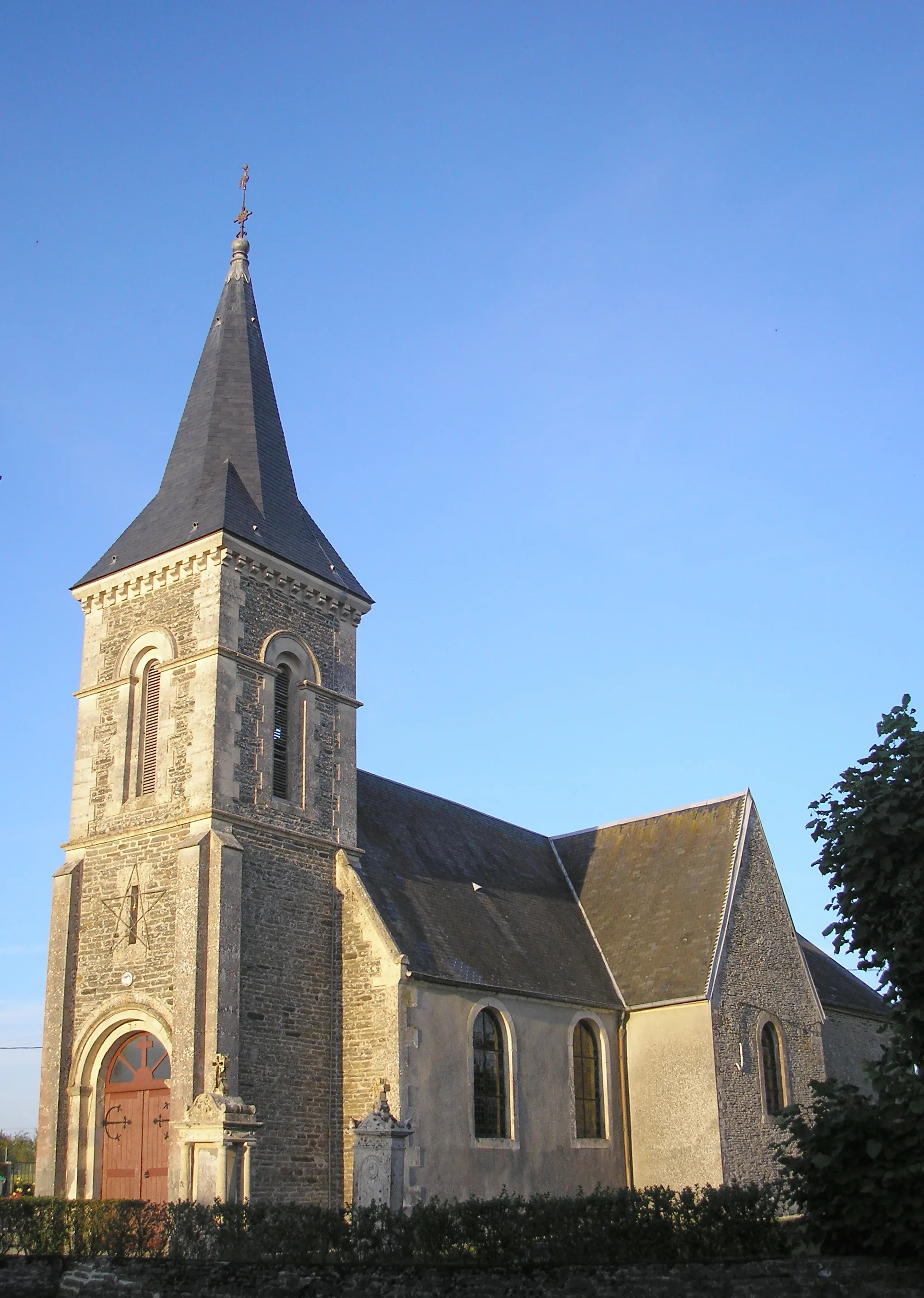 Photo showing: Tréprel (Normandie, France). L'église Saint-Aubin.