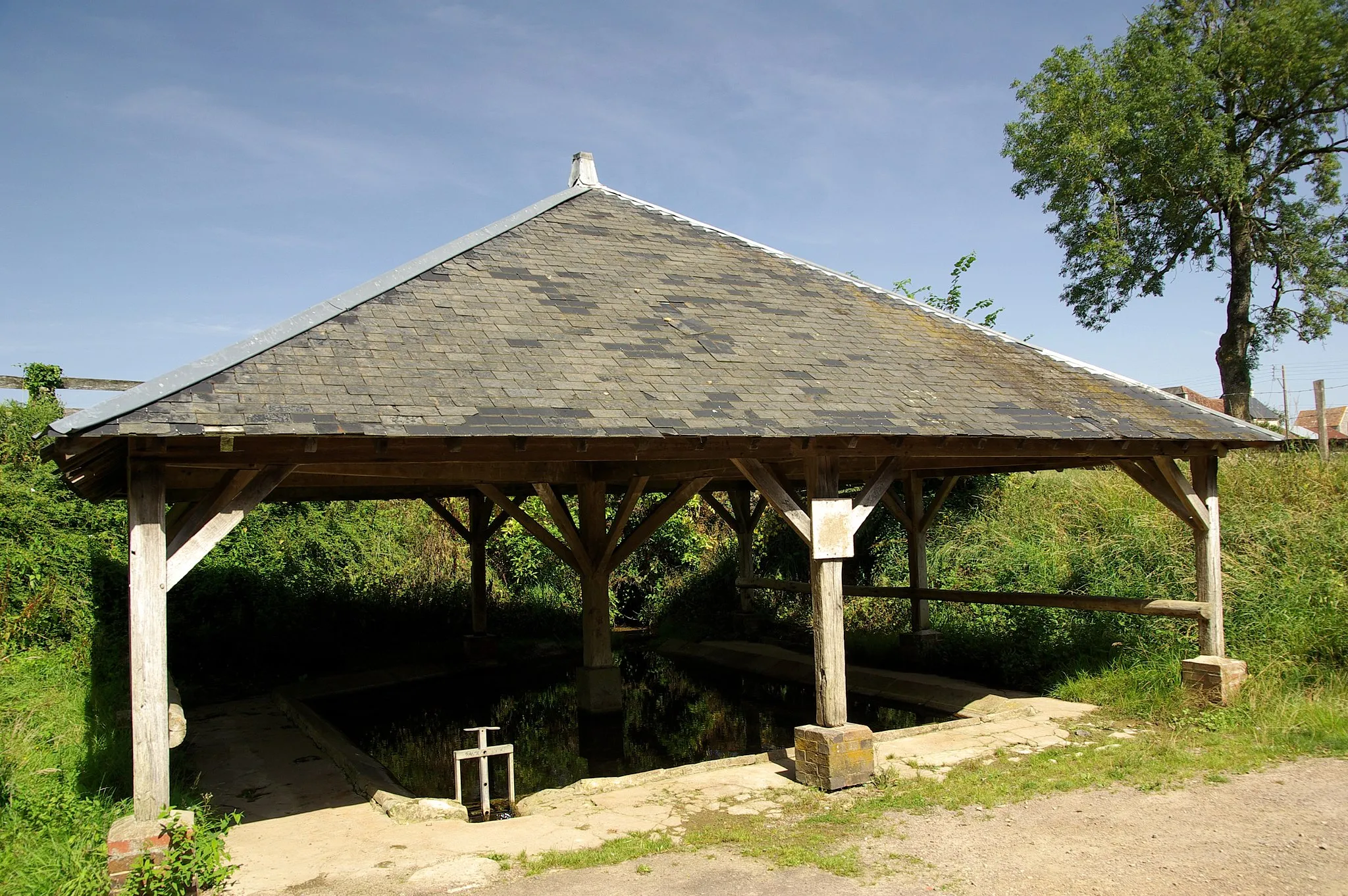 Photo showing: Lavoir à Ussy, lieu-dit "Le marais", Calvados.