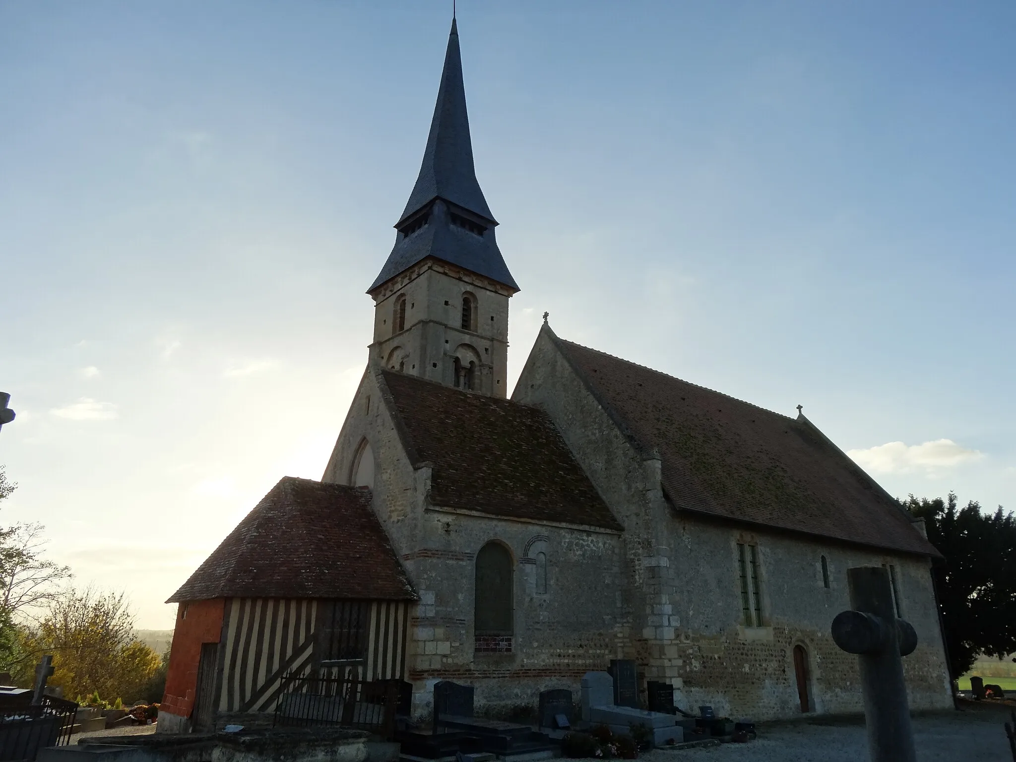 Photo showing: Façade nord de l'église Saint-Aubin de Vieux-Pont-en-Auge