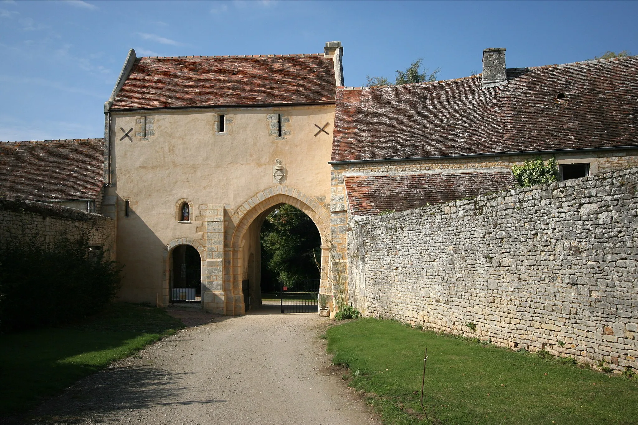 Photo showing: Entrée de l'abbaye cistercienne de Villers-Canivet (Calvados, France)
