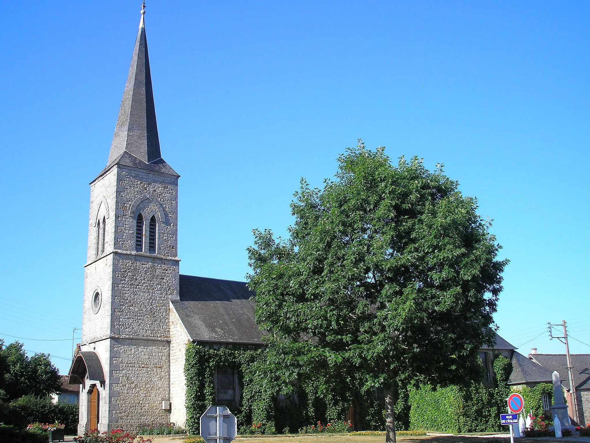 Photo showing: Geneslay (Normandie, France). L'église Saint-Hilaire.
