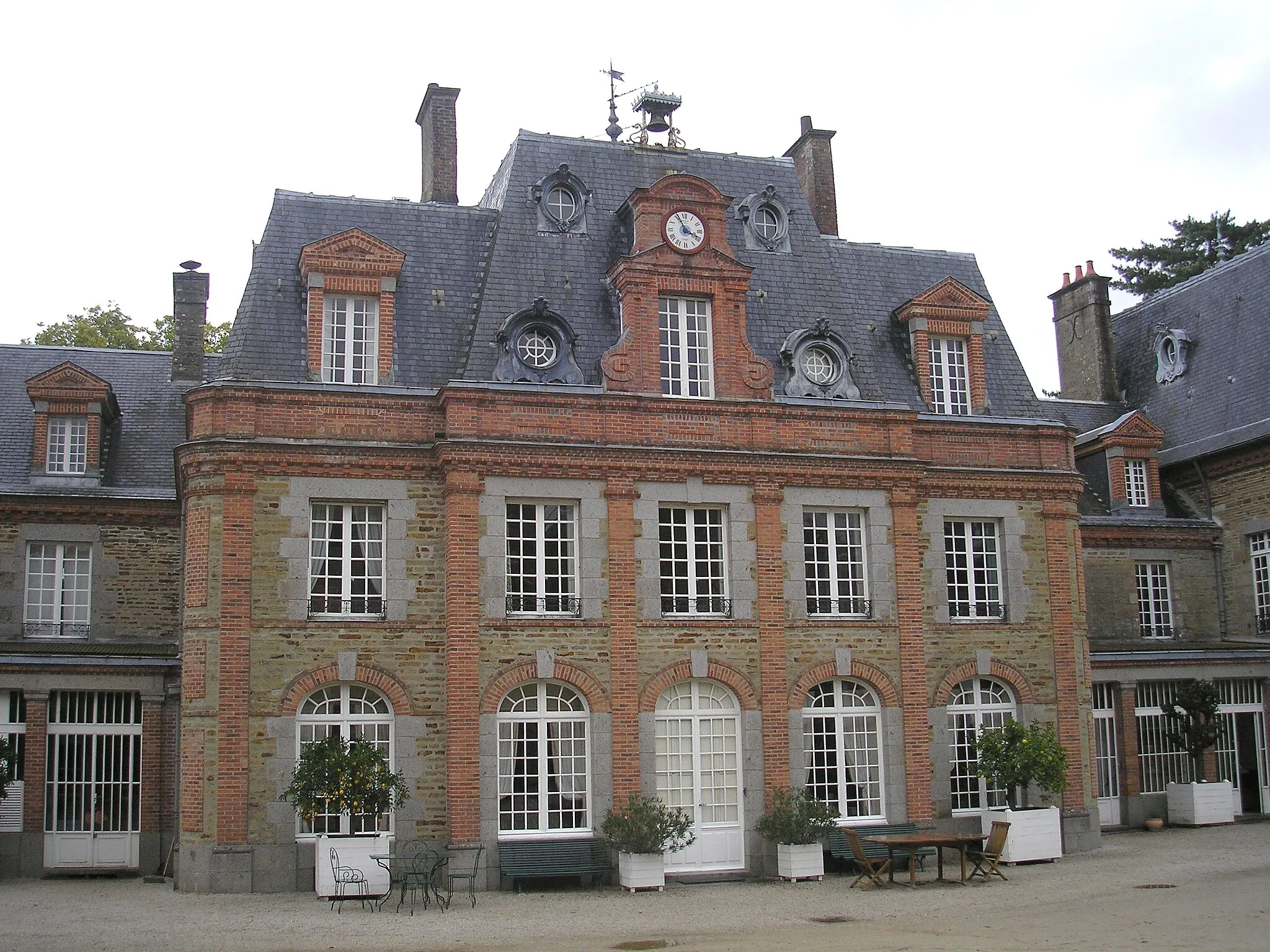 Photo showing: Thubœuf (Pays de la Loire, France). Façade sud du château de Chantepie.