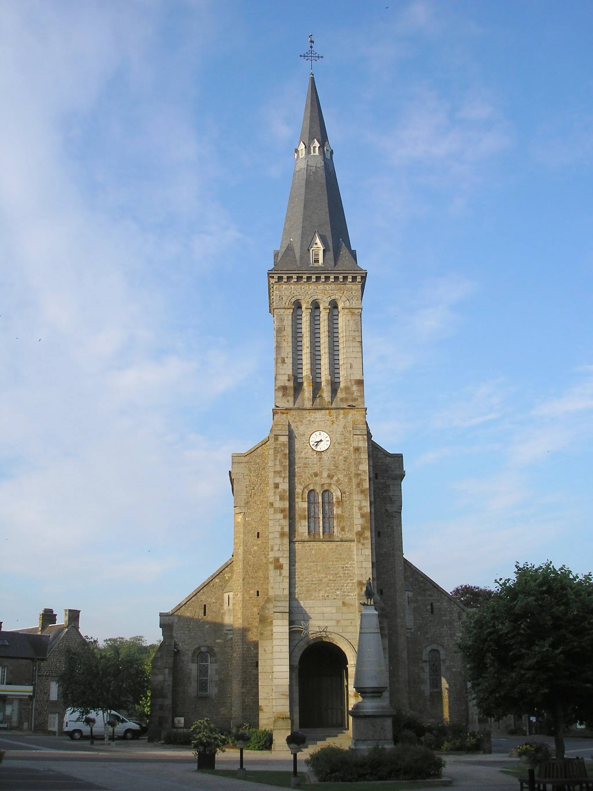 Photo showing: Athis-de-l'Orne (Normandie, France). L'église.