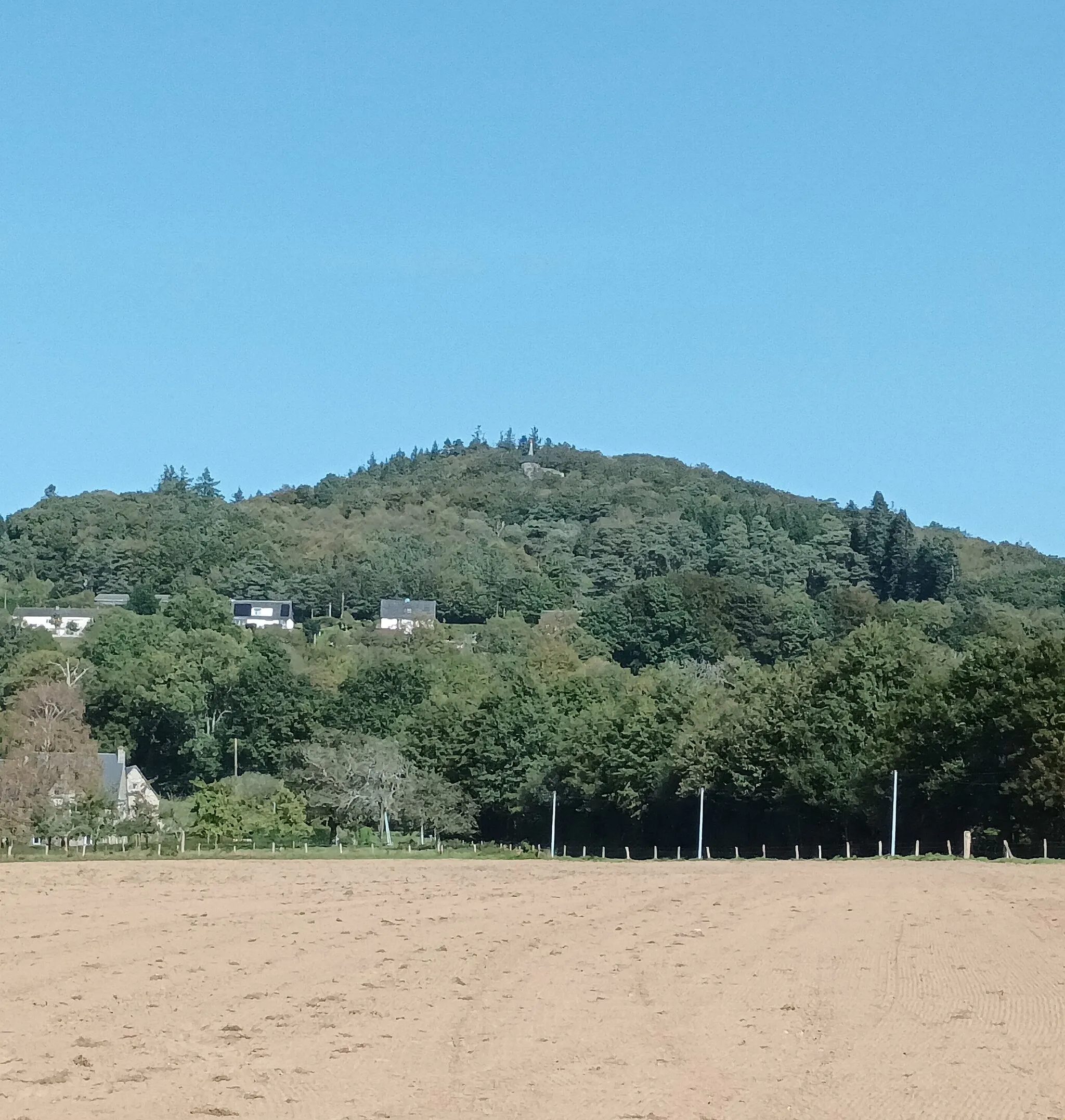 Photo showing: La colline en 2023.