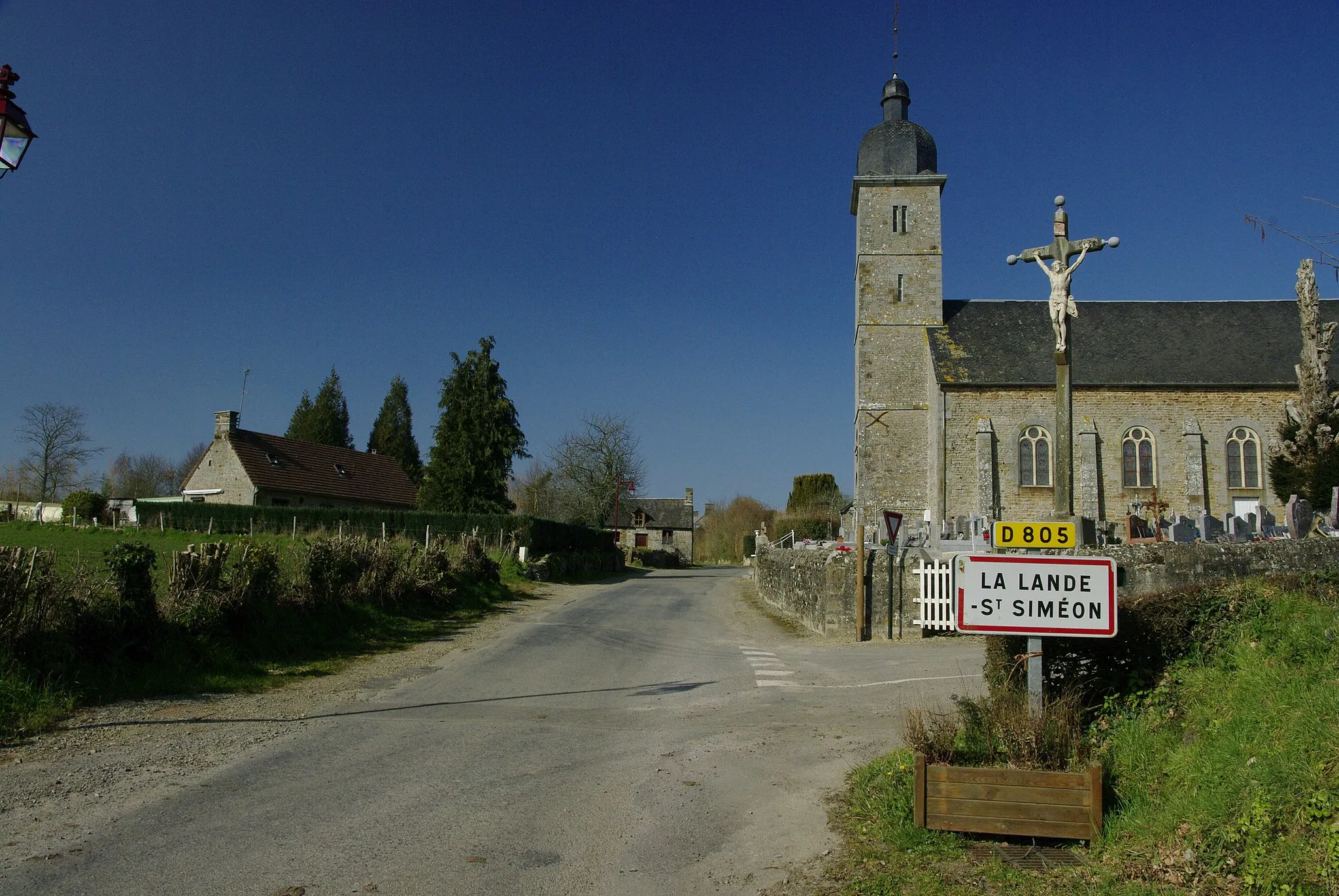 Photo showing: Entrée du village de La Lande-St Simeon, Orne.