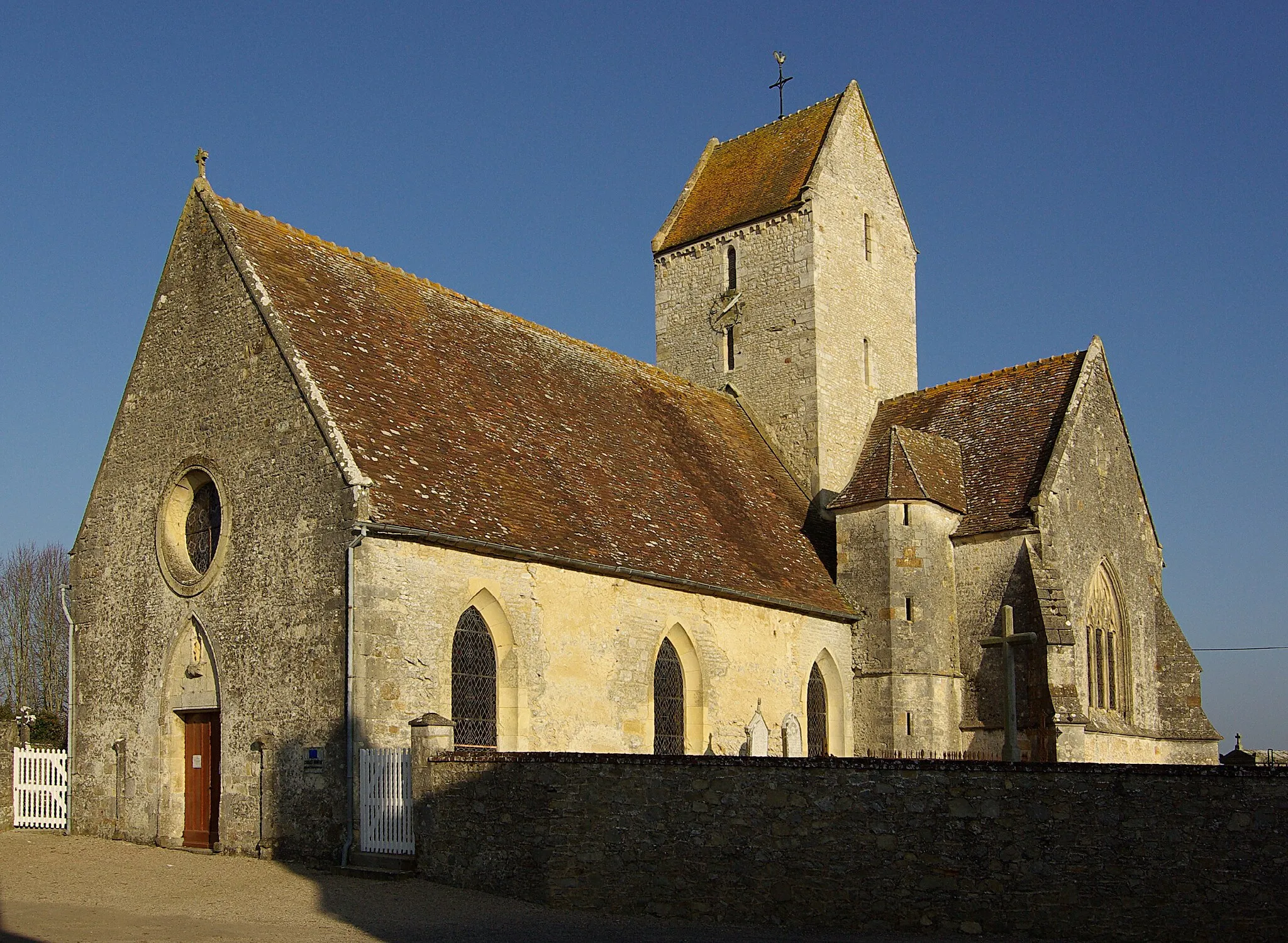 Photo showing: In Bazoches-au-Houlme, Saint Pierre's church.