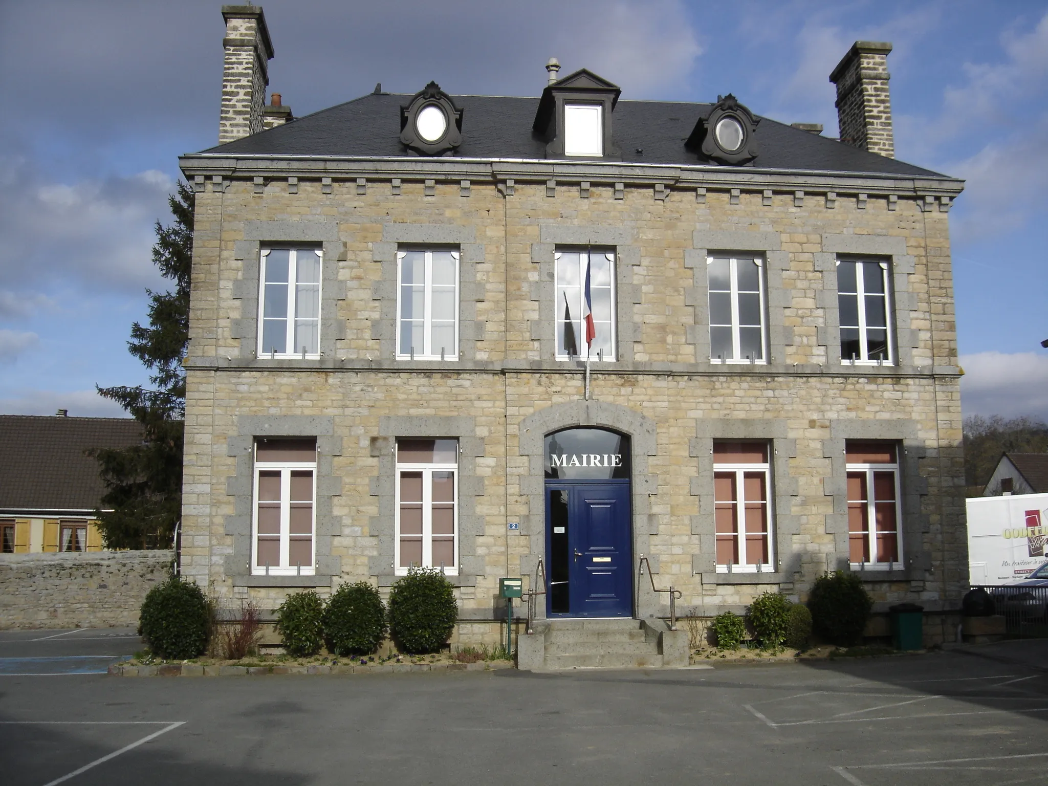 Photo showing: Town hall of Clécy, Calvados, France