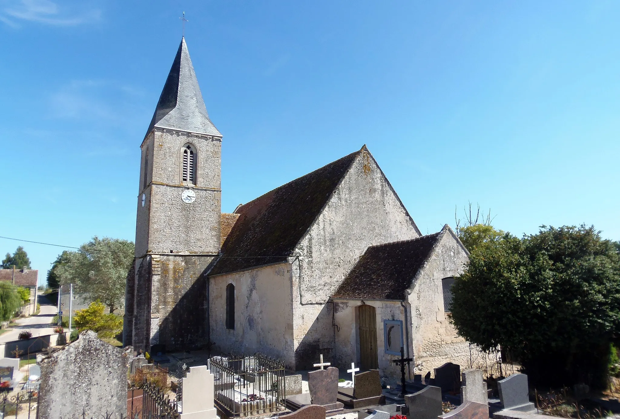 Photo showing: Fontaine-les-Bassets (Normandie, France). L'église Saint-Rémi.