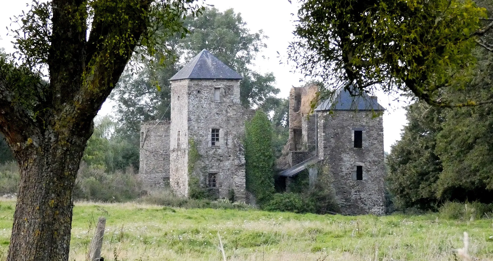 Photo showing: Couvains (Normandie, France). Le château.