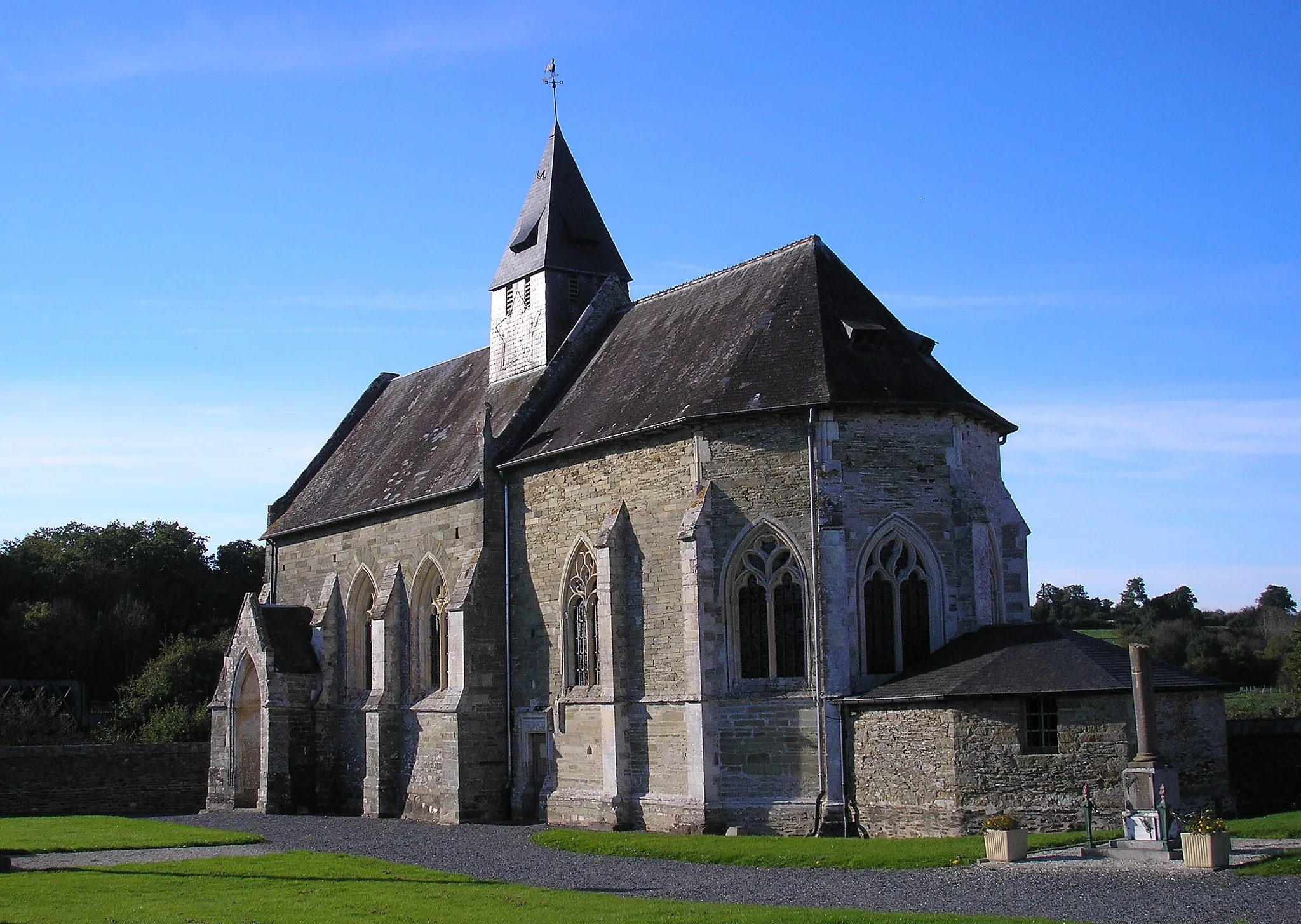 Photo showing: Sainte-Suzanne-sur-Vire (Normandie, France). L'église.