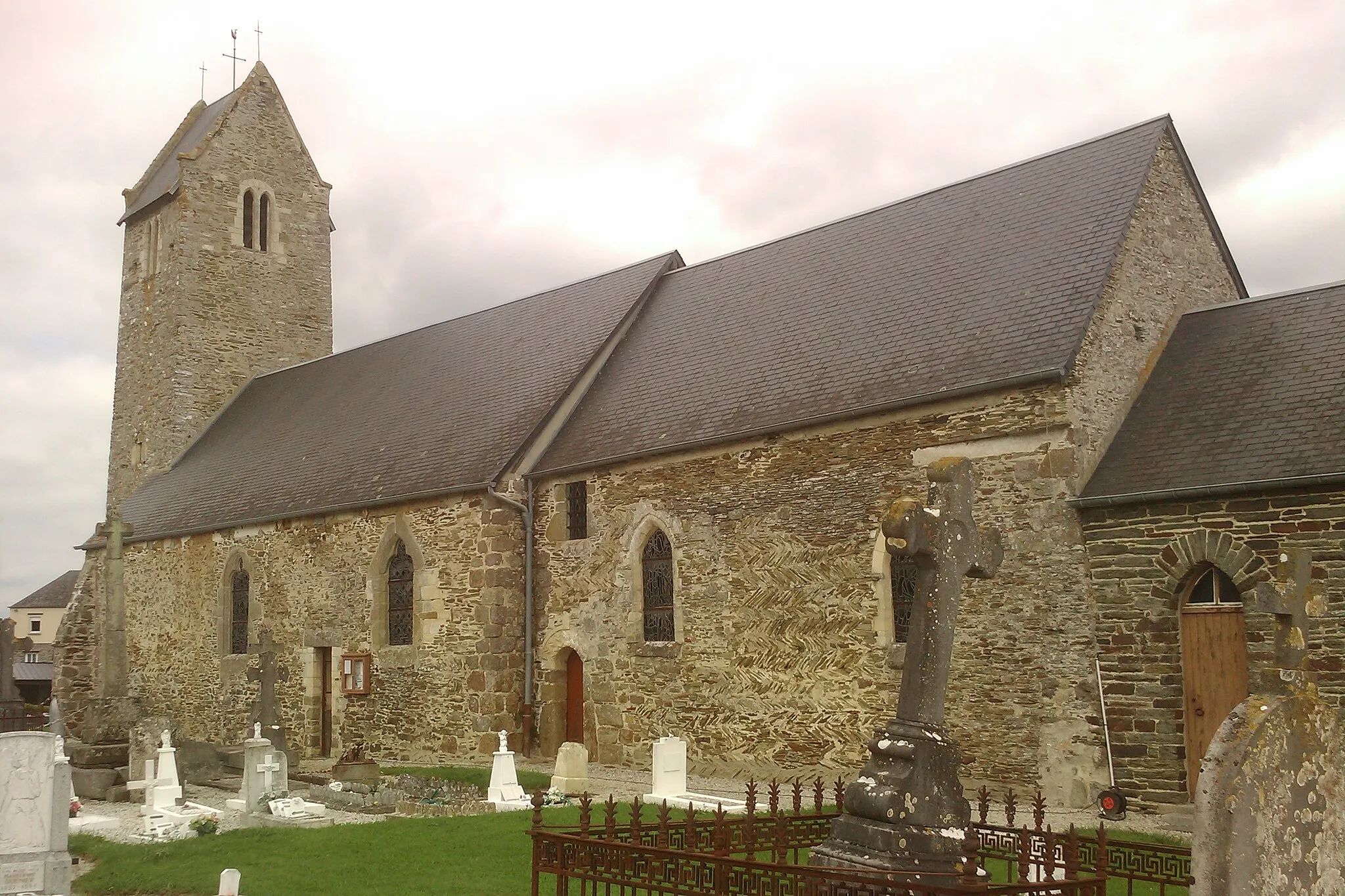 Photo showing: This building is inscrit au titre des monuments historiques de la France. It is indexed in the base Mérimée, a database of architectural heritage maintained by the French Ministry of Culture, under the reference PA50000033 .