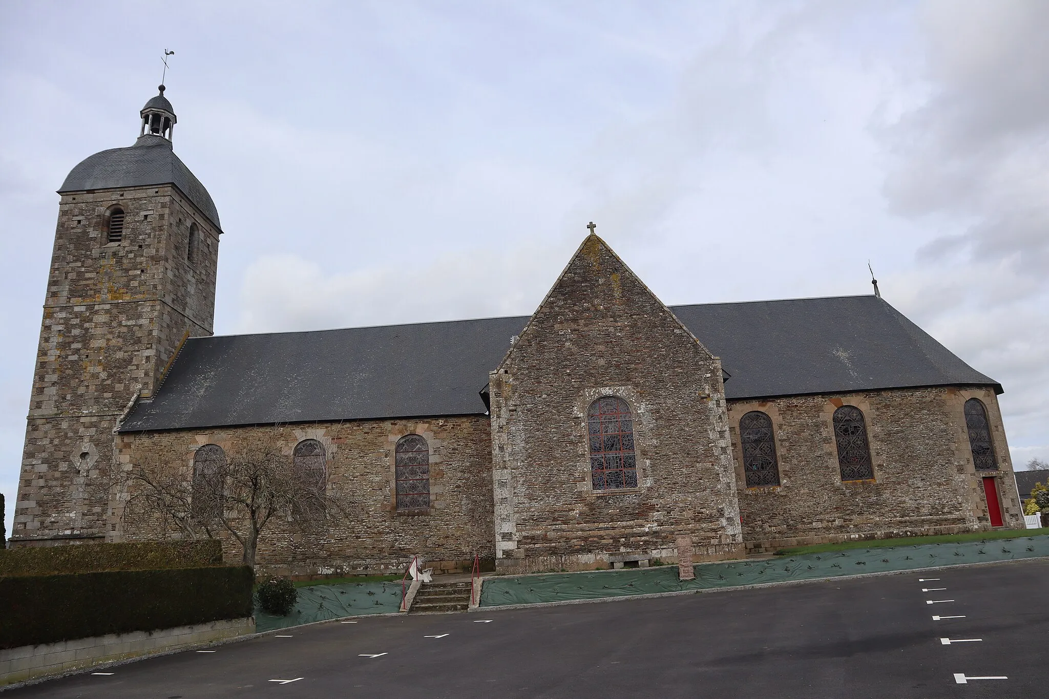Photo showing: Église paroissiale Notre-Dame-de-l'Assomption d'Aucey-la-Plaine (50).