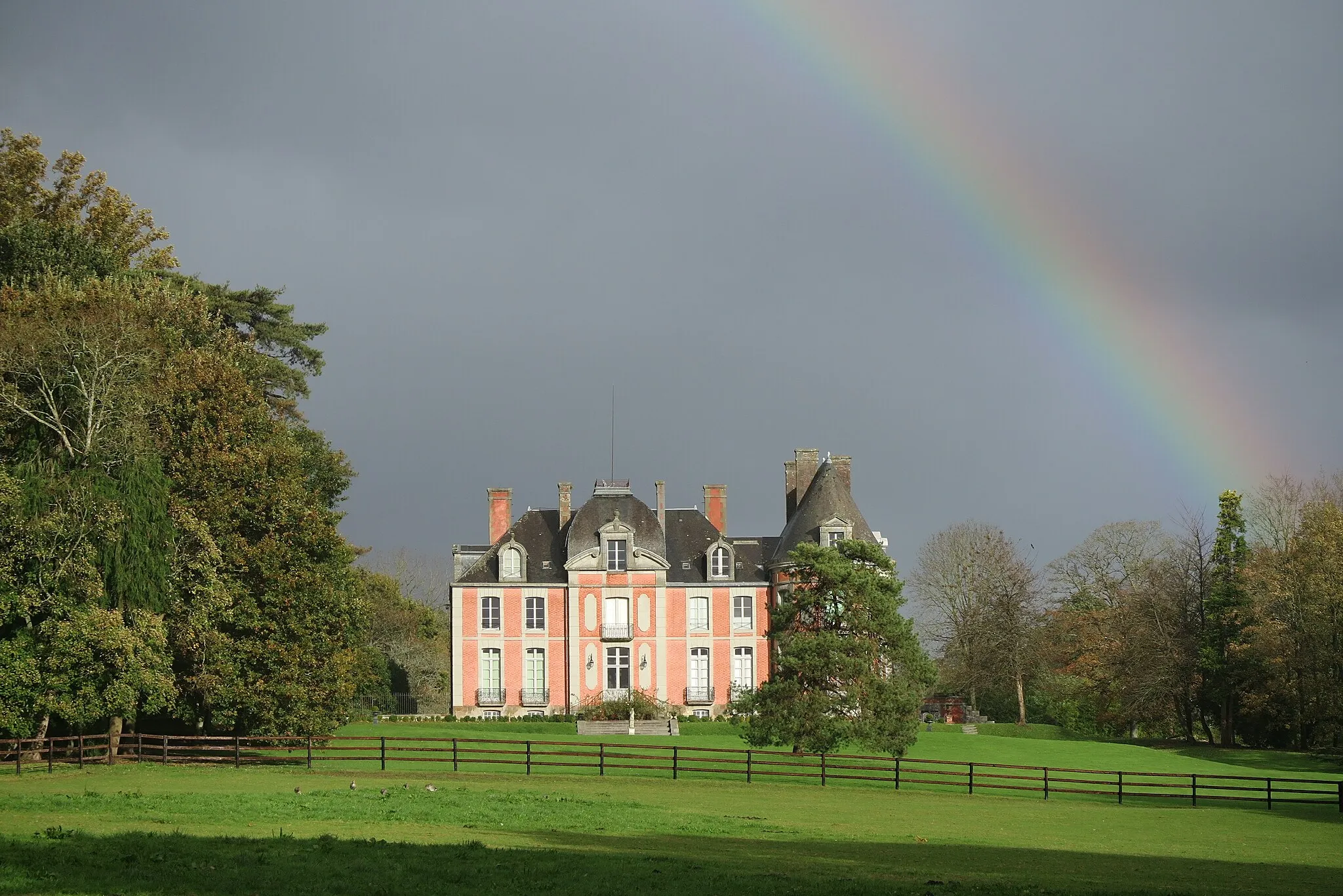 Photo showing: Château de Chantore vue avec arc-en-ciel