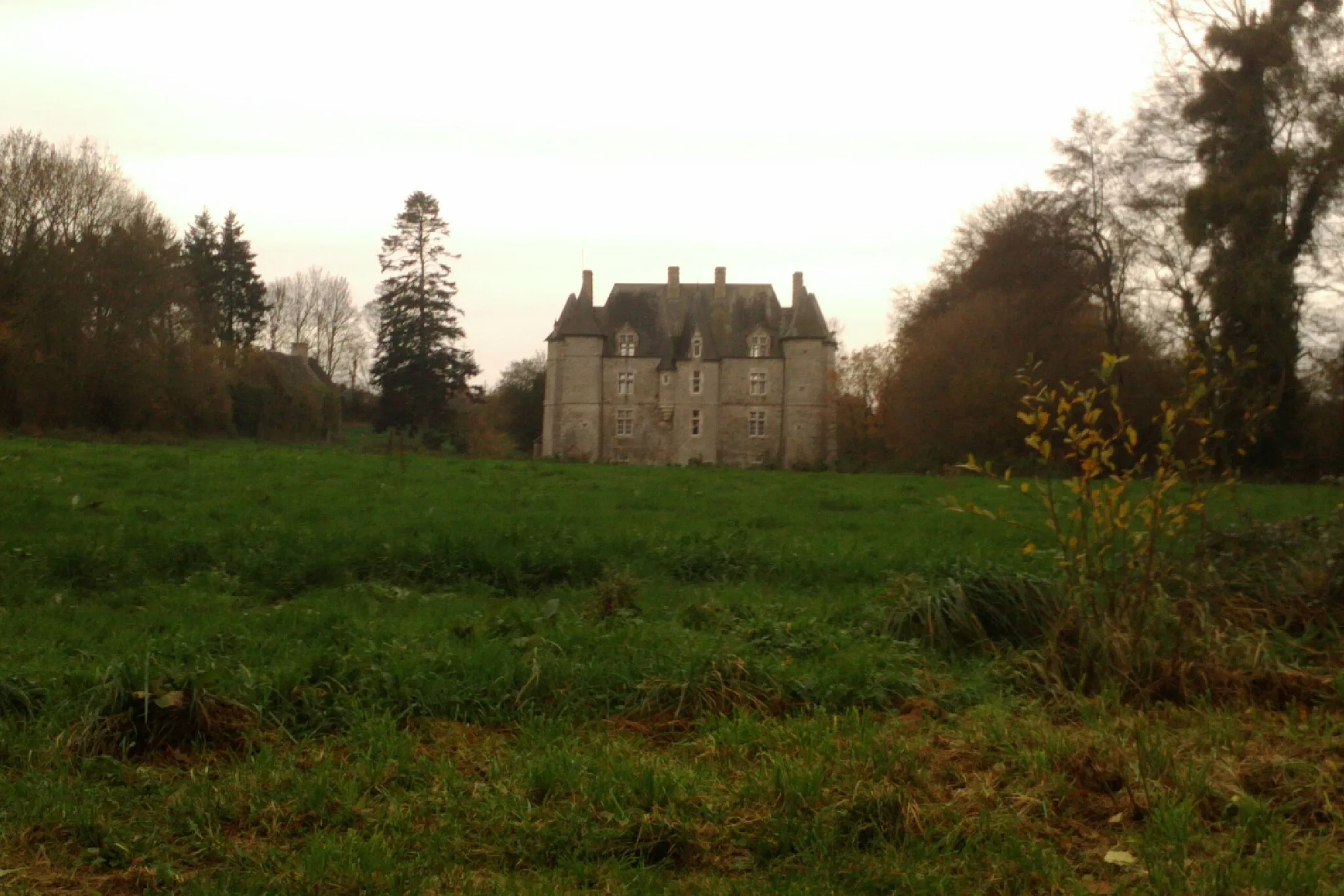 Photo showing: Château le Castel