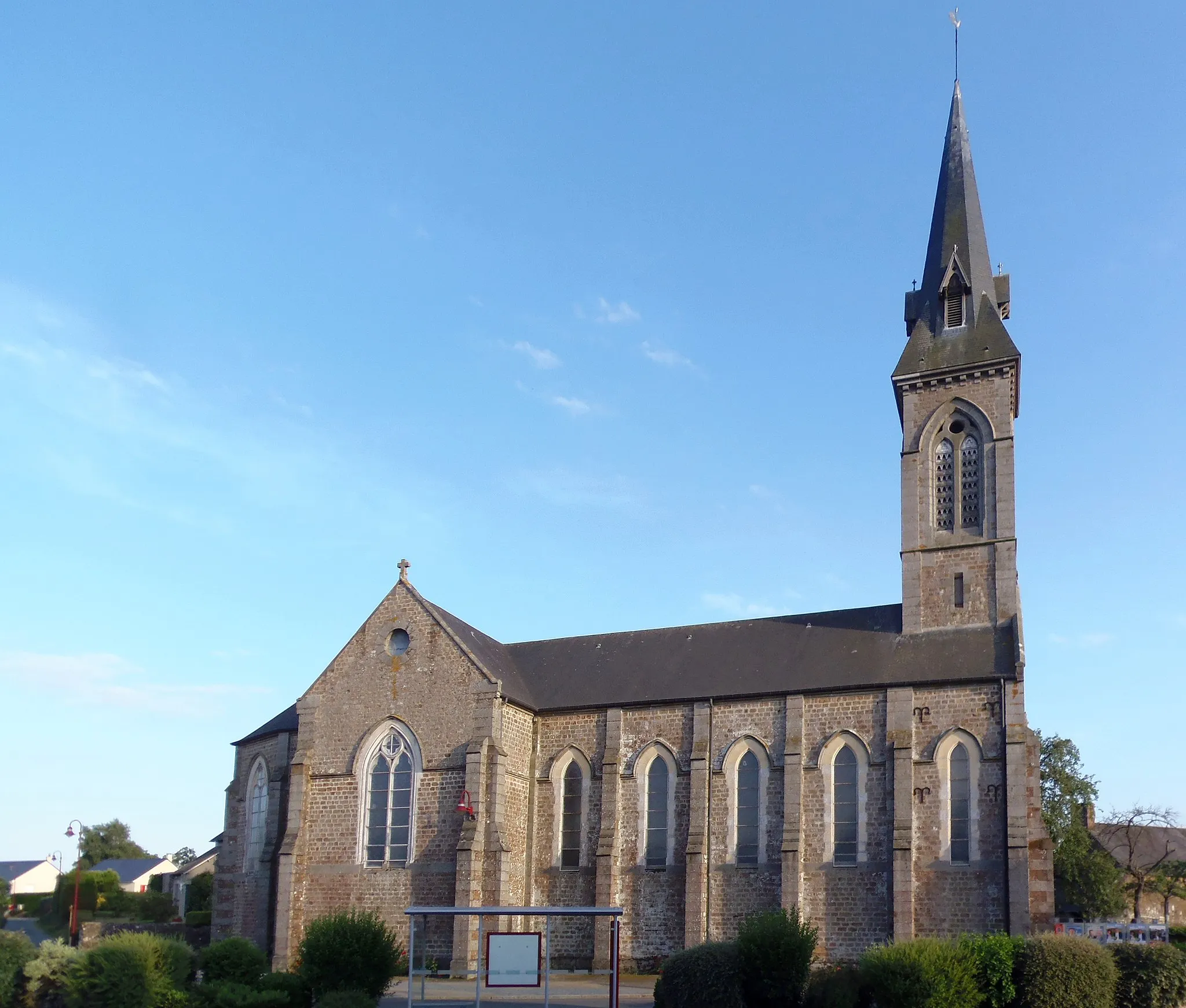 Photo showing: Ronfeugerai (Normandie, France). L'église Saint-Hilaire.