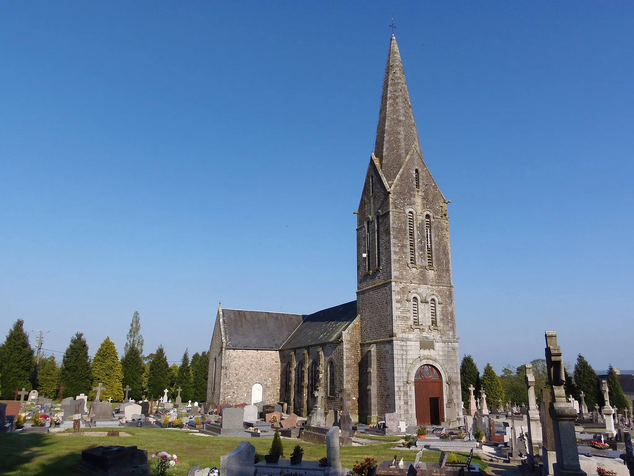 Photo showing: Montbray (Normandie, France). L'église Saint-Martin.