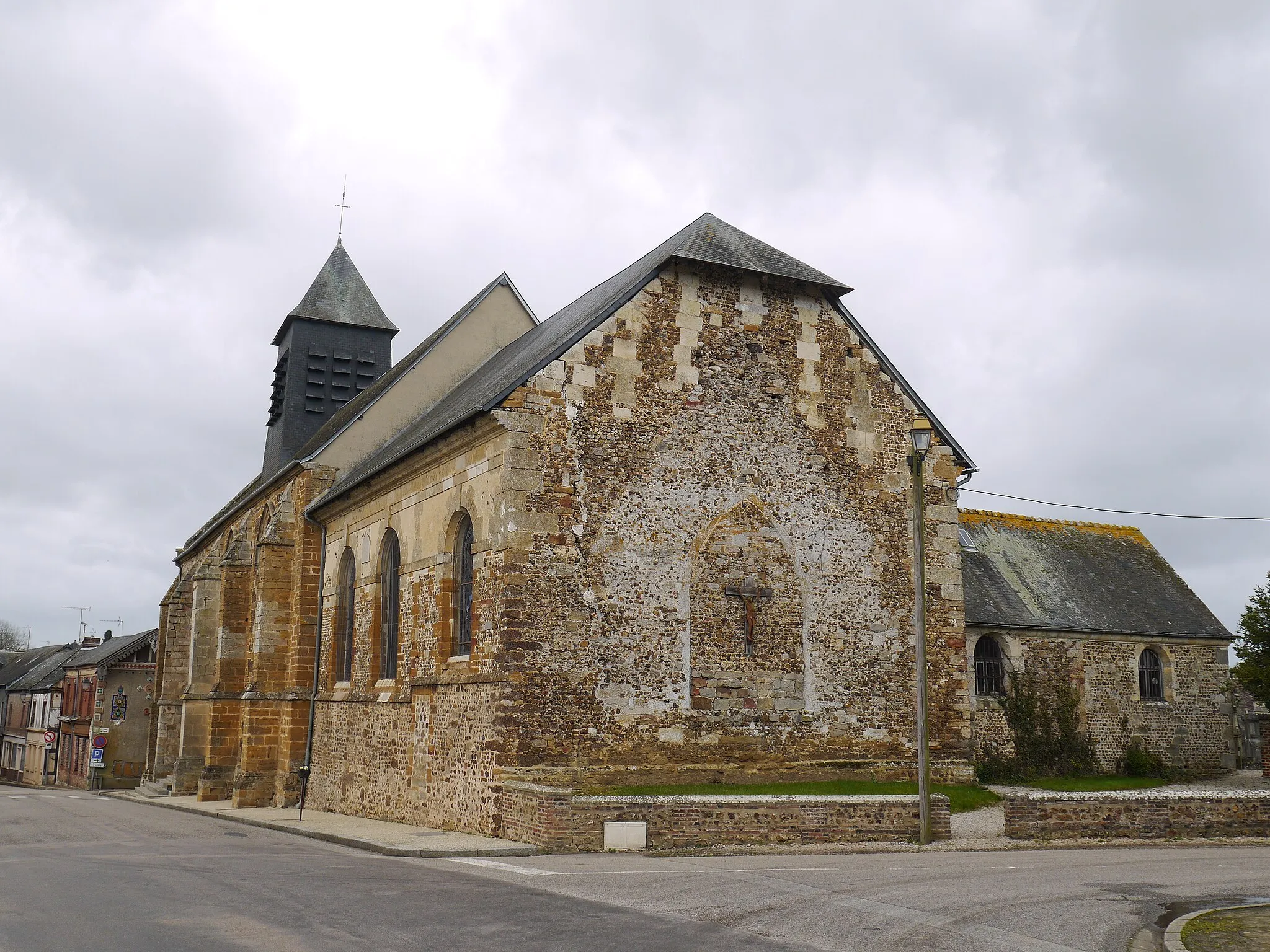 Photo showing: Le chevet de l'église.