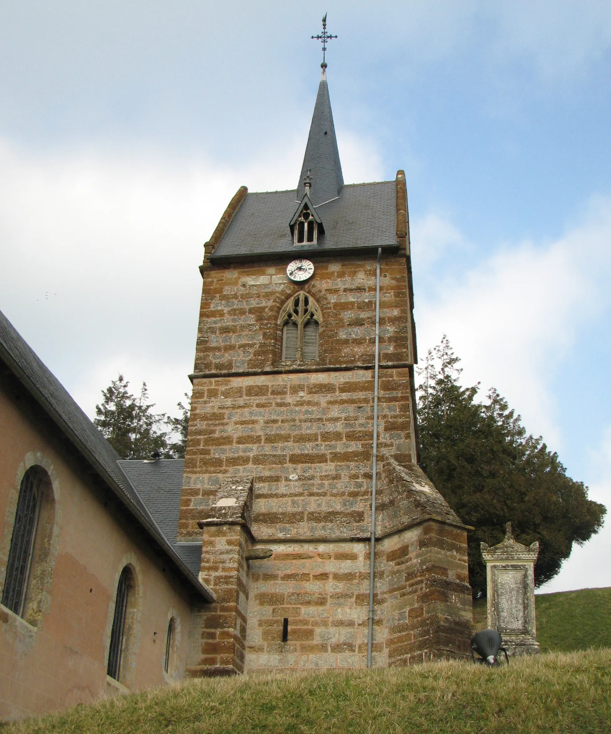 Photo showing: Église Saint-Michel de Crouttes dans l'Orne