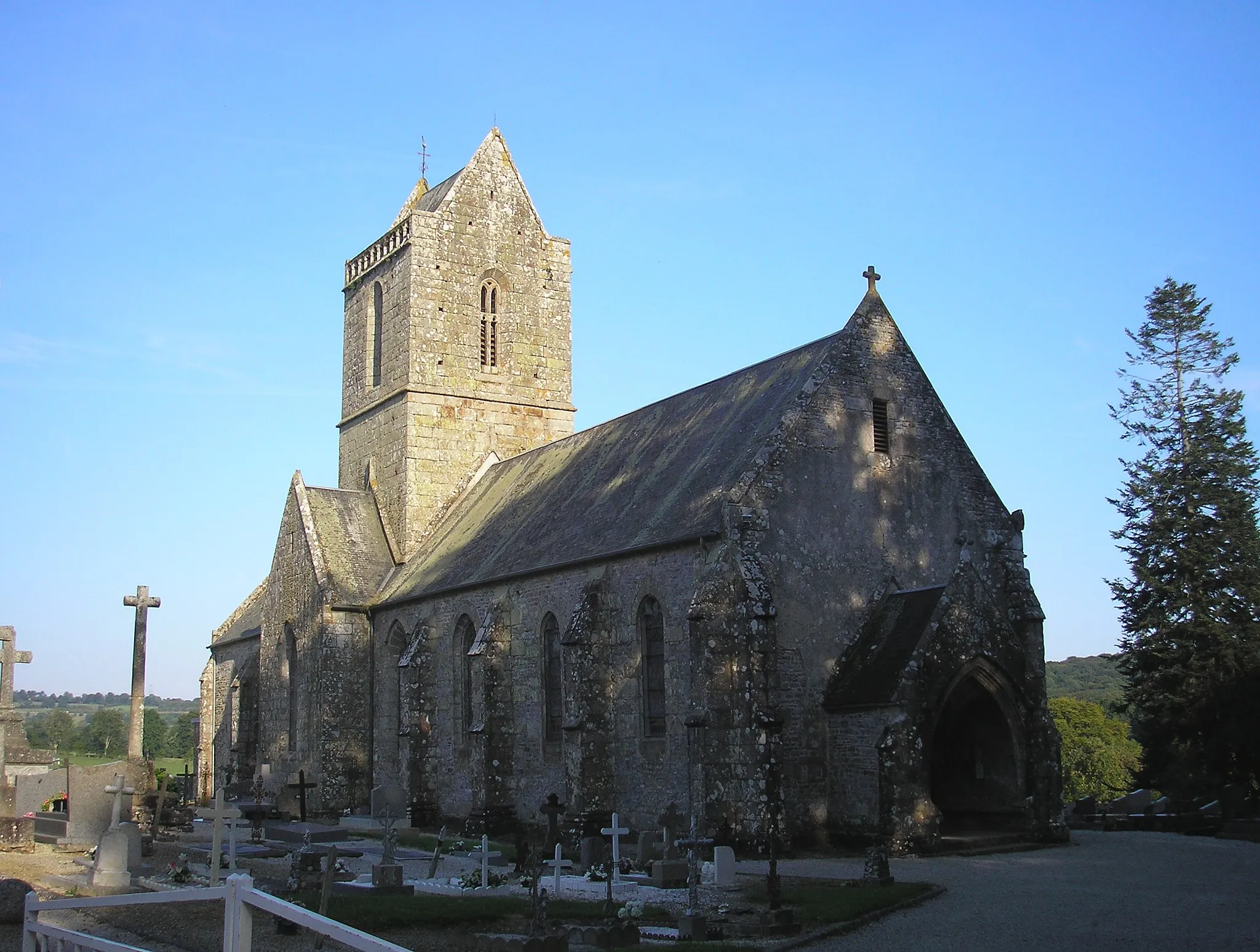 Photo showing: La Lande-d'Airou (Normandie, France). L'église Saint-Martin.