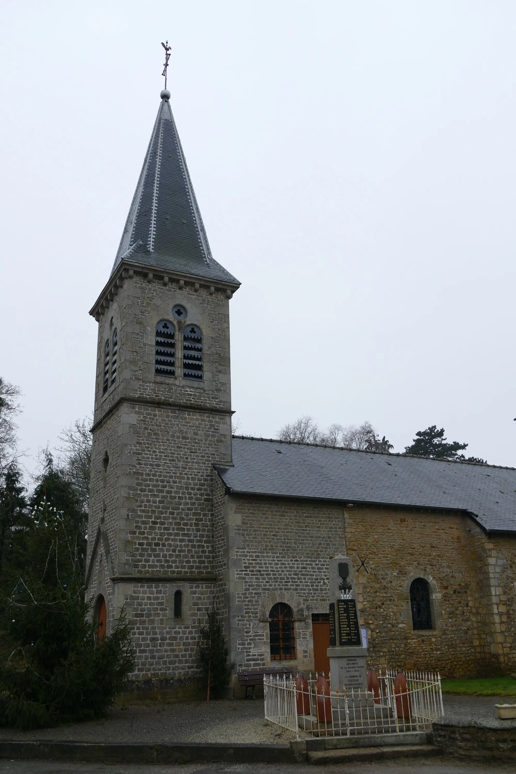 Photo showing: Saint-Sulpice's church in Cuissai (Orne, Normandie, France).