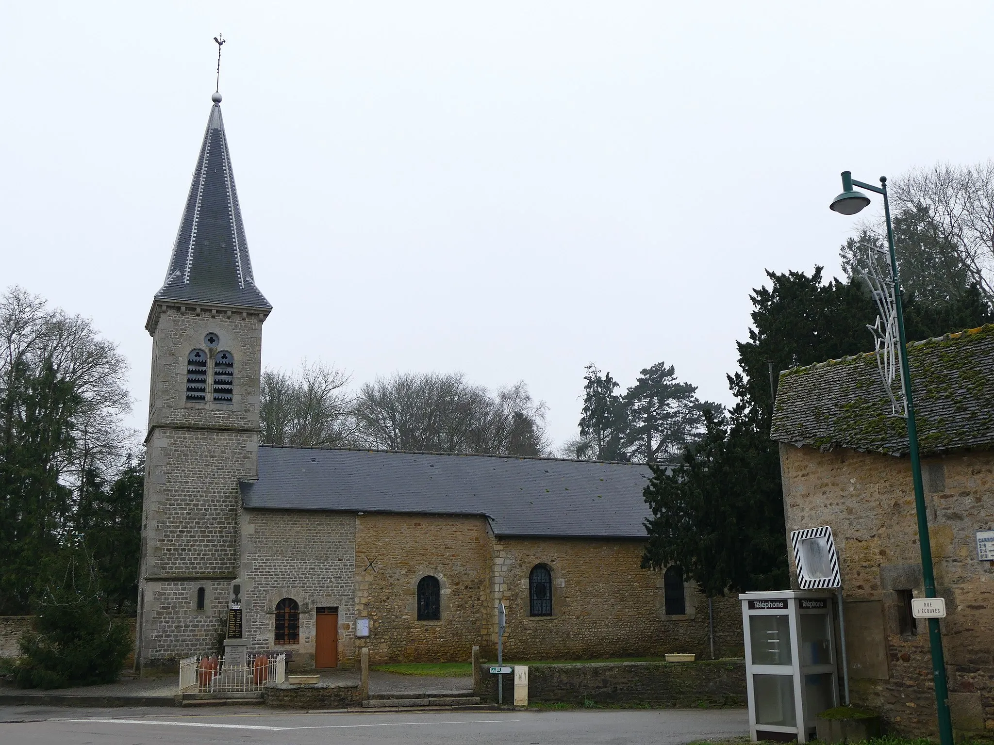 Photo showing: Saint-Sulpice's church in Cuissai (Orne, Normandie, France).