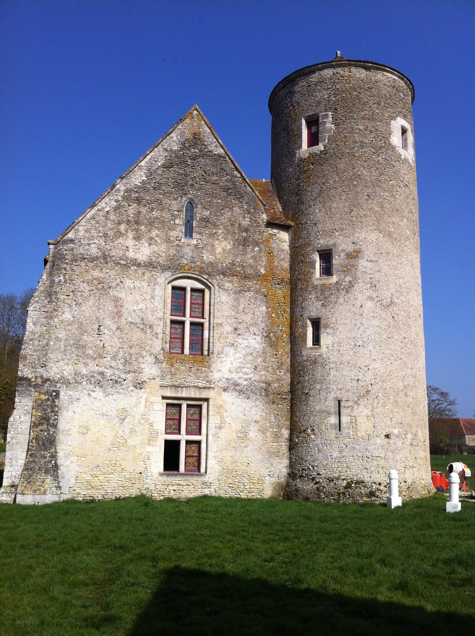 Photo showing: round stone tower with stone building attached