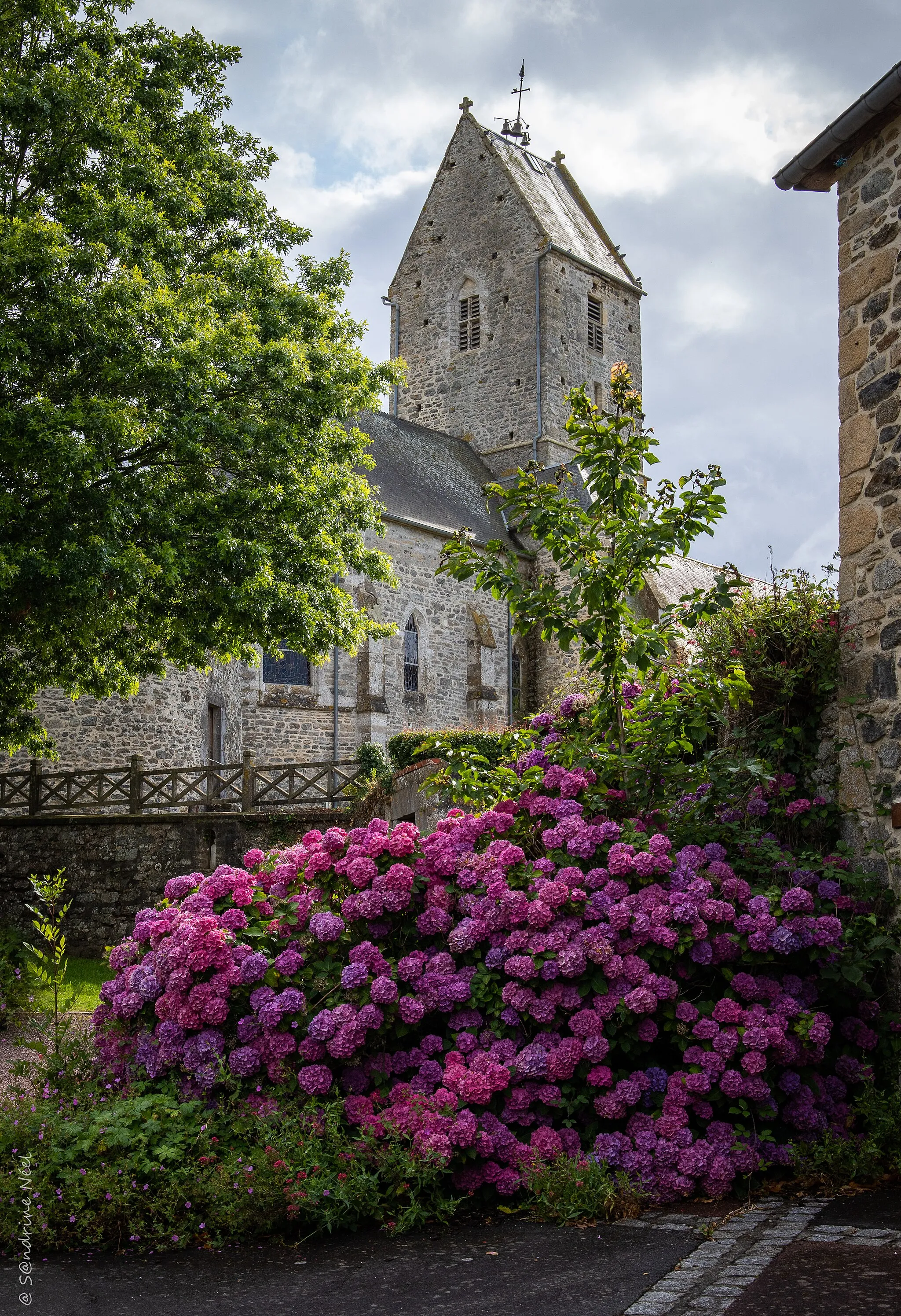 Photo showing: Le Mesnil