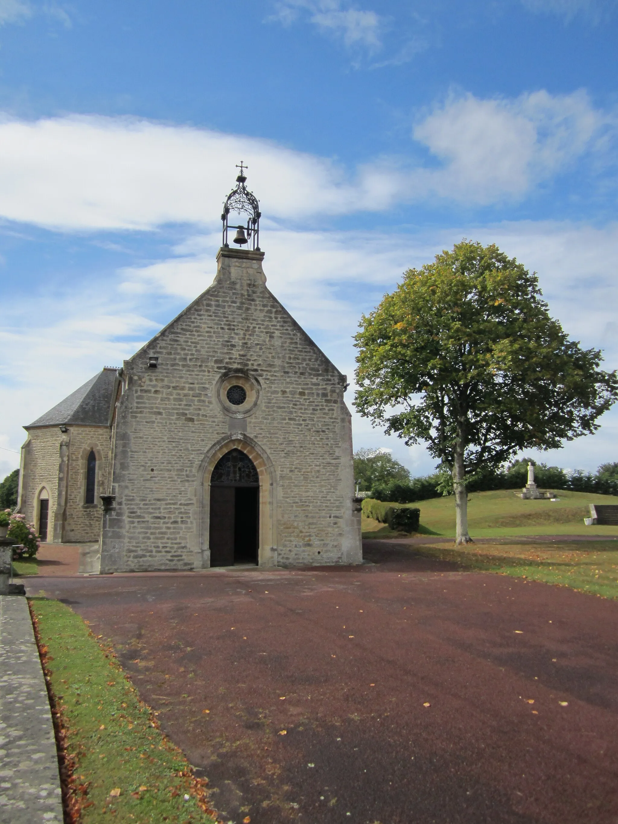 Photo showing: Notre-Dame de la Salette, Vindefontaine, Manche