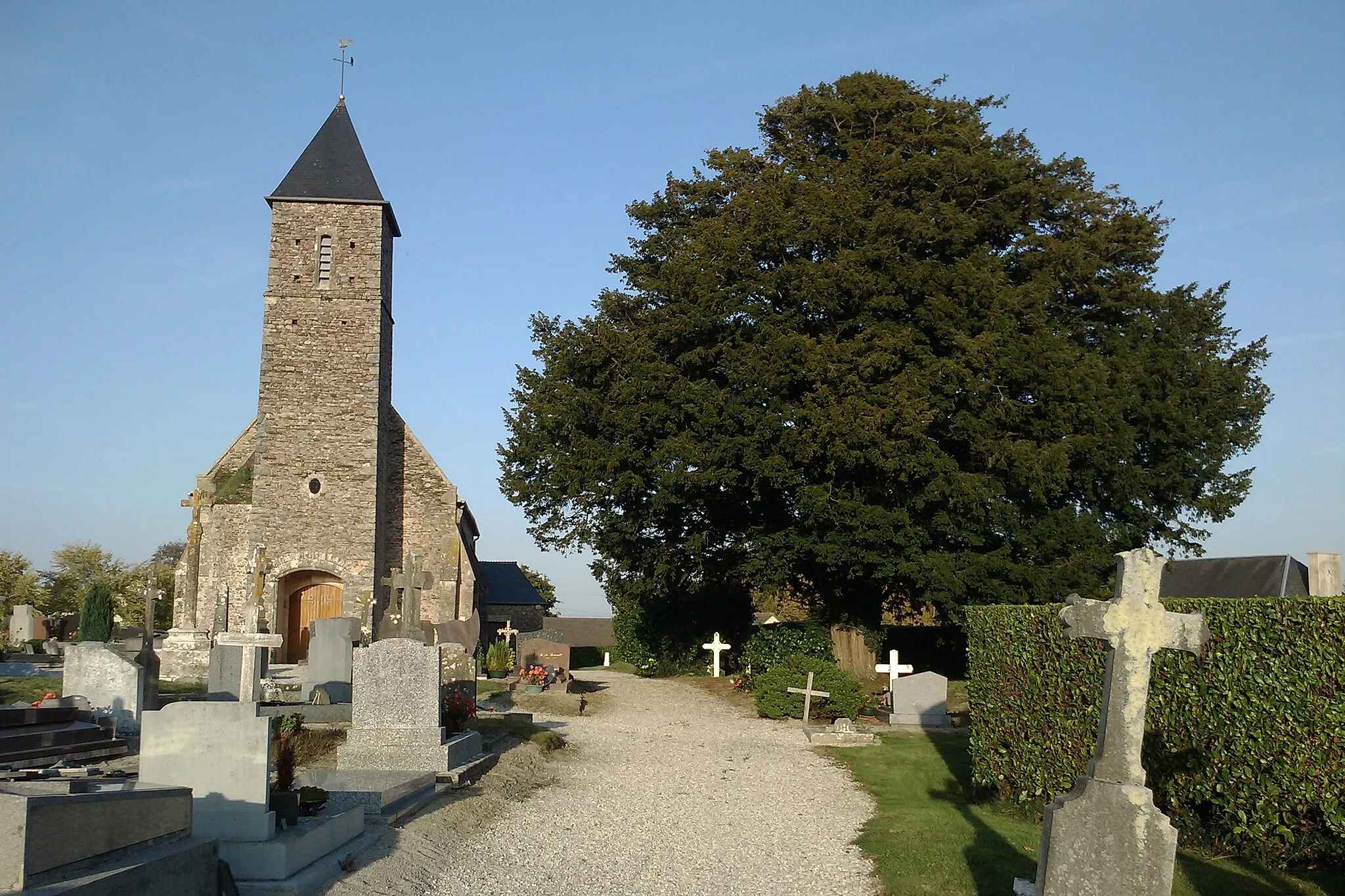 Photo showing: église (14e / 18e s.) de fr:Saint-Sébastien-de-Raids