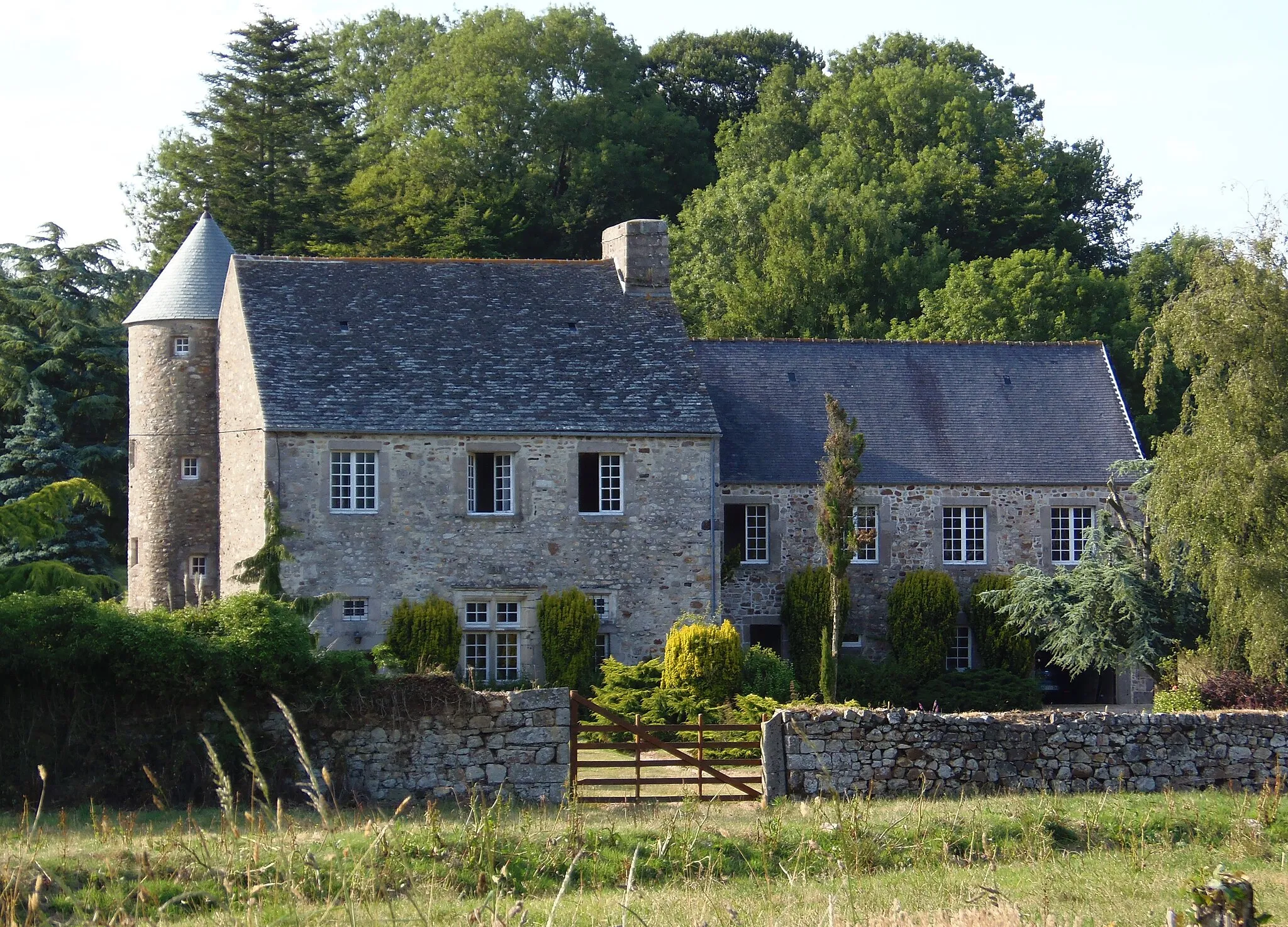 Photo showing: Helleville (Normandie, France). Le manoir d'Étoupeville.