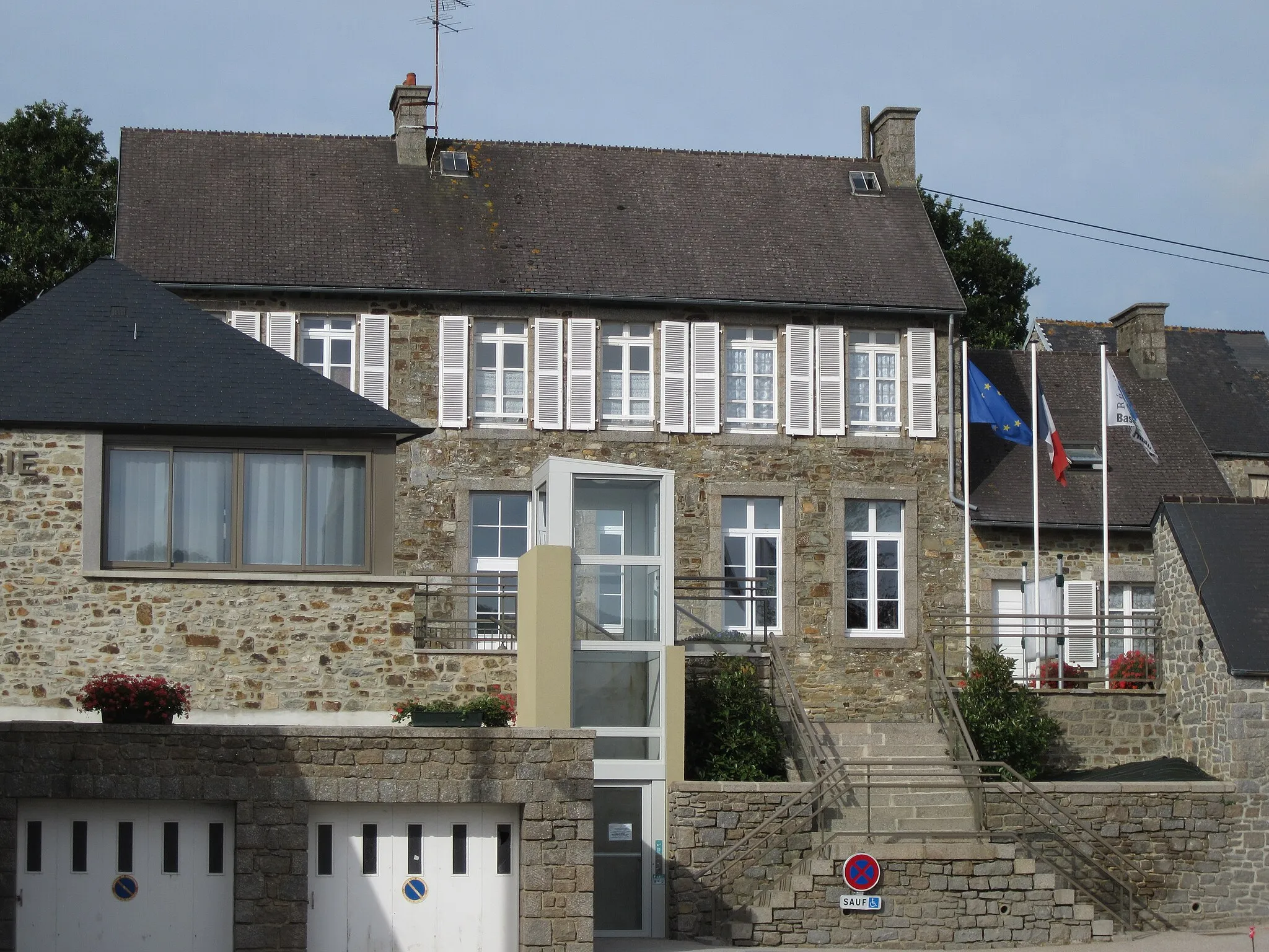 Photo showing: Mairie de fr:Benoîtville